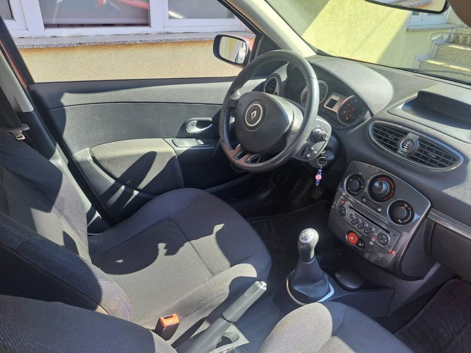 RENAULT CLIO 3 , 1 VLASNIK, KLIMA, 1.2 16V 2008G, fotografija 2