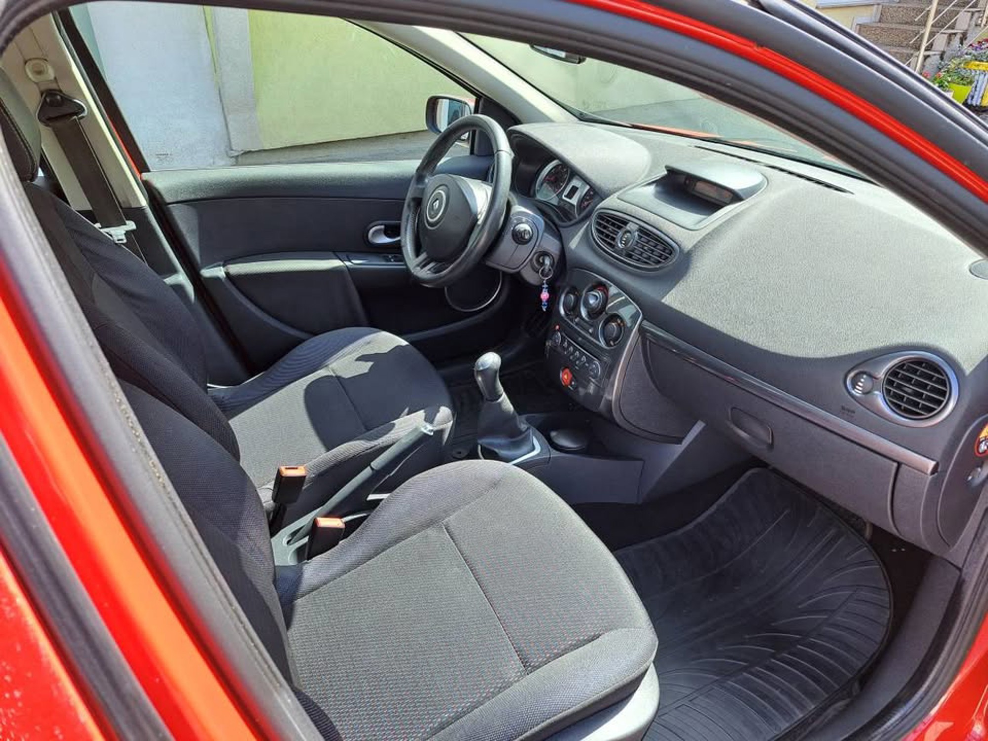 RENAULT CLIO 3 , 1 VLASNIK, KLIMA, 1.2 16V 2008G, fotografija 4