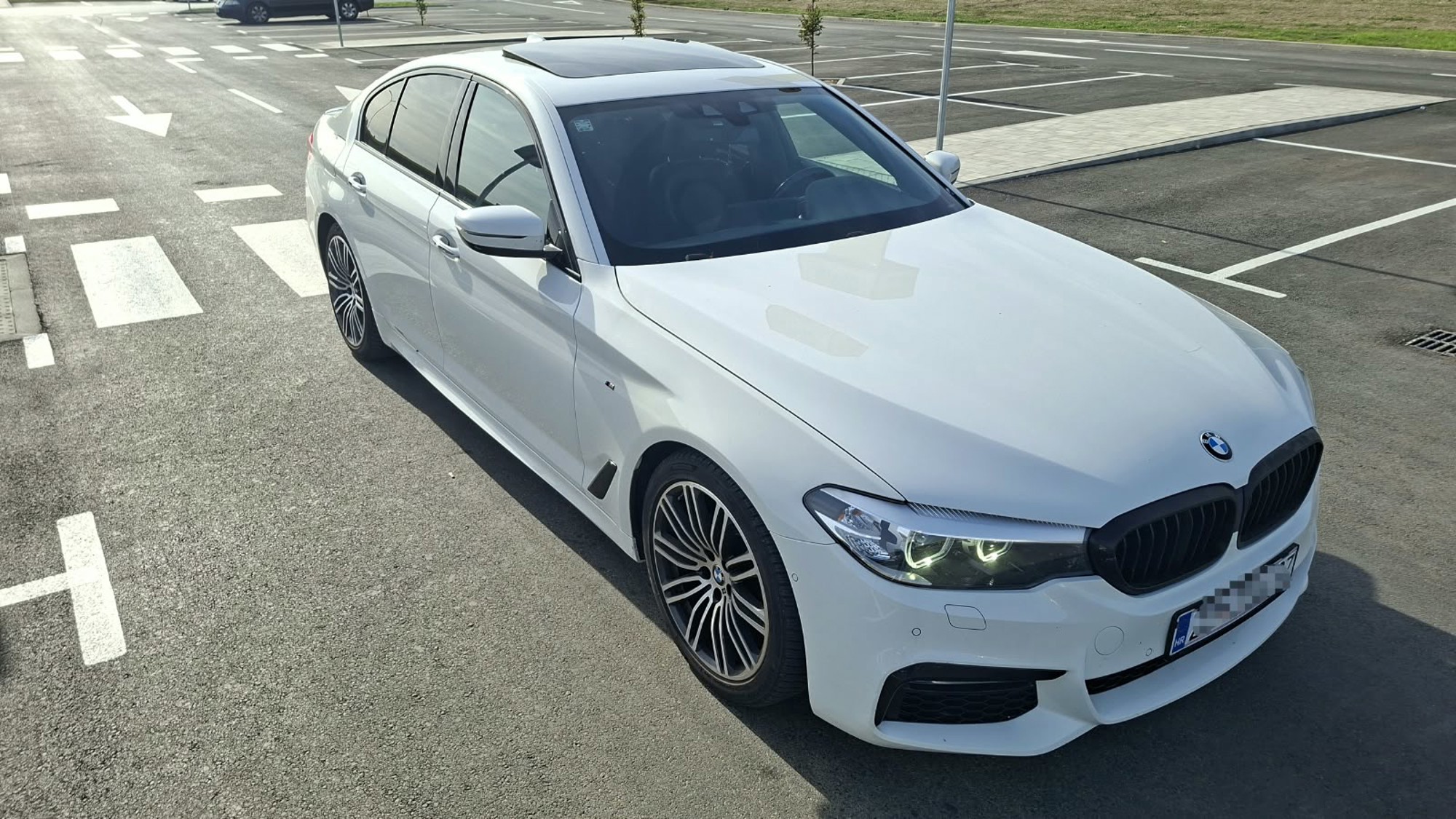 BMW 520D 2017 godina, M paket, privatni vlasnik 5 godina, fotografija 2