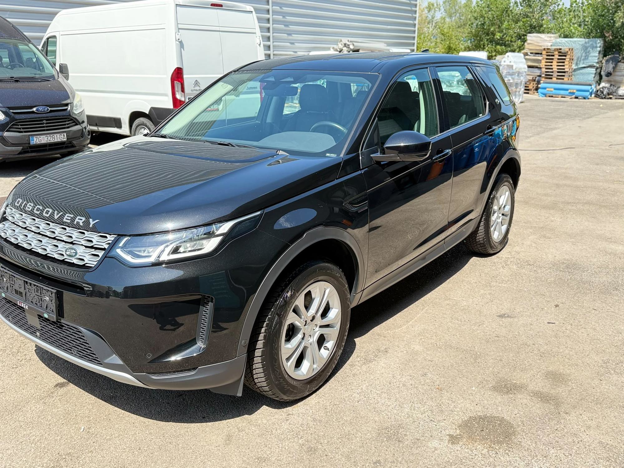 Land Rover Discovery Sport 2.0. - 2021. godina, registriran godinu dana (09./2027), vozilo u PDVu, fotografija 2