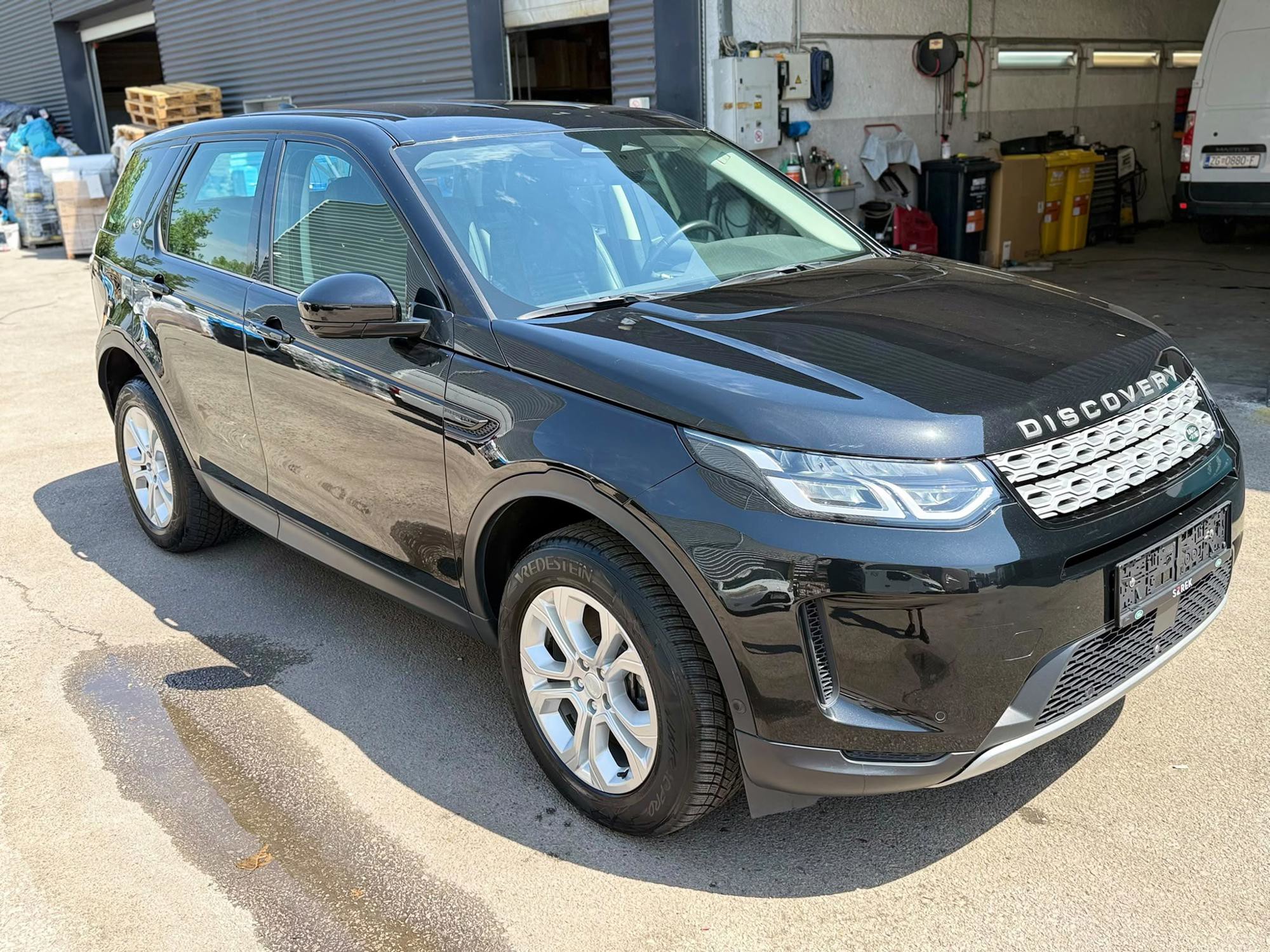 Land Rover Discovery Sport 2.0. - 2021. godina, registriran godinu dana (09./2027), vozilo u PDVu, fotografija 4