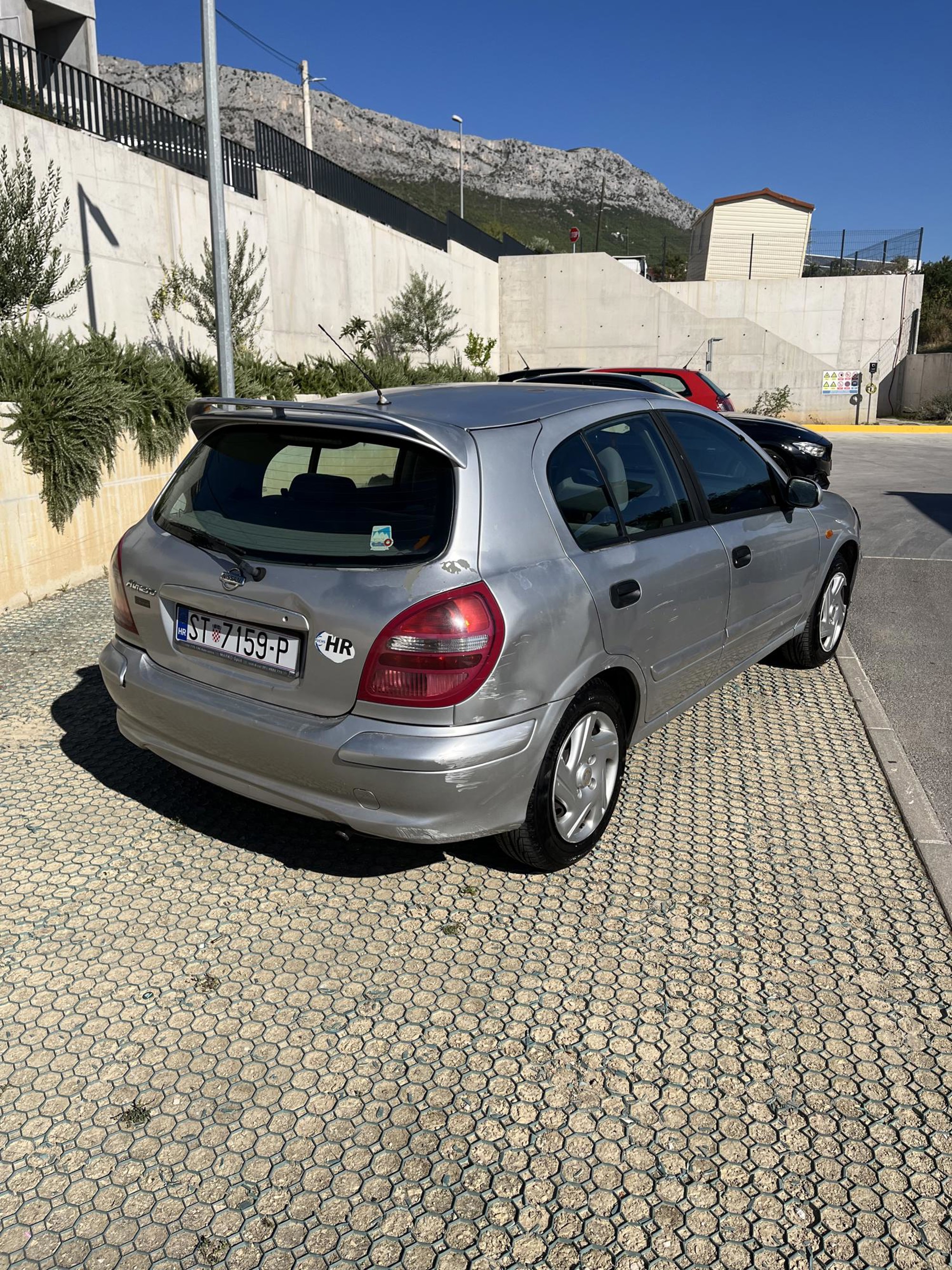 Nissan Almera 1.5 benzin, fotografija 4