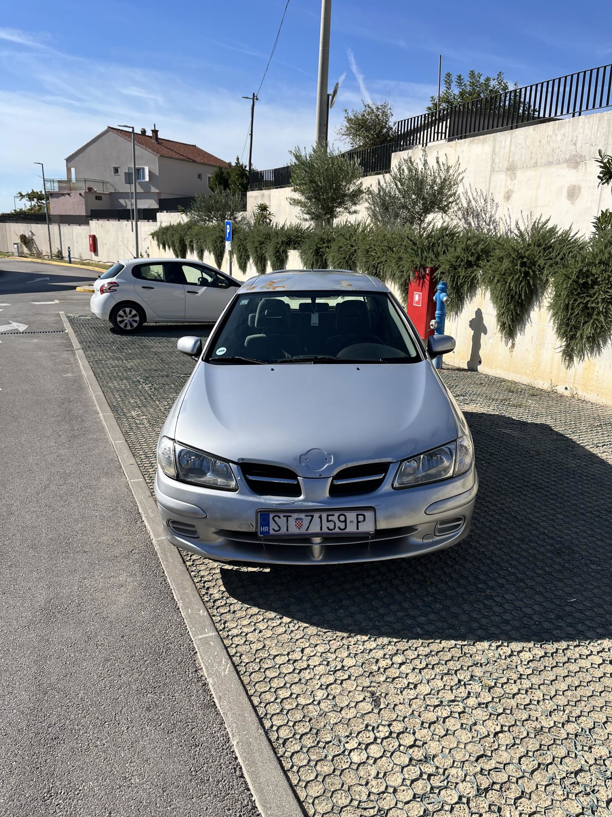 Nissan Almera 1.5 benzin, fotografija 3