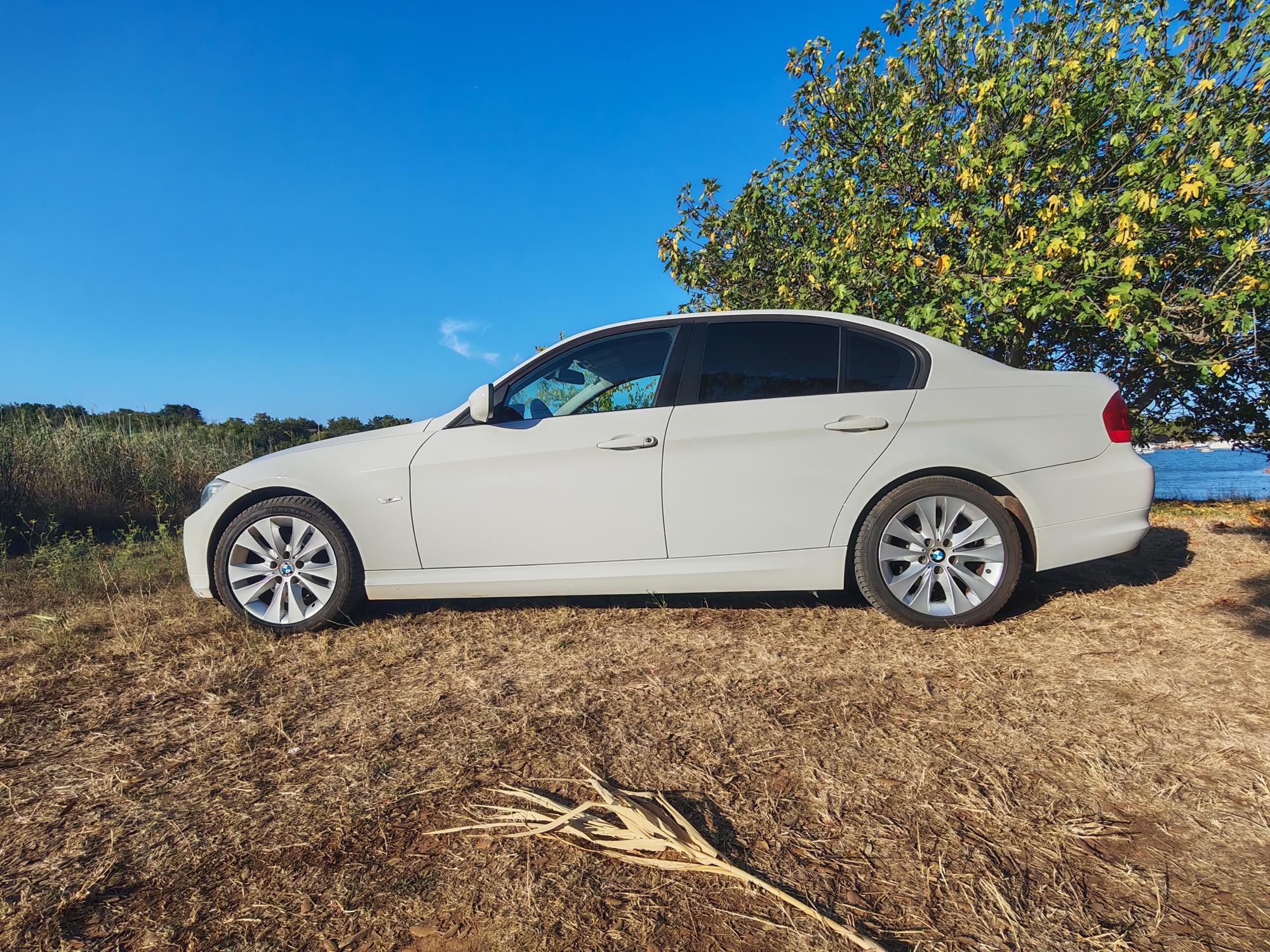 BMW 318I LCI* HR auto * moguća zamjena *, fotografija 3