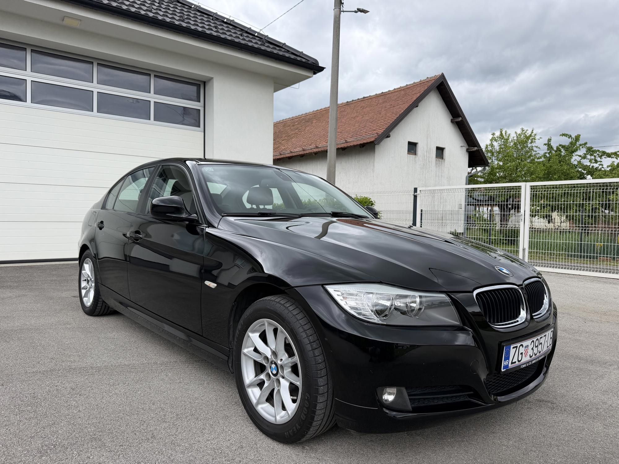 BMW Serija 3 2010. god, automatik! Prilika!, fotografija 1