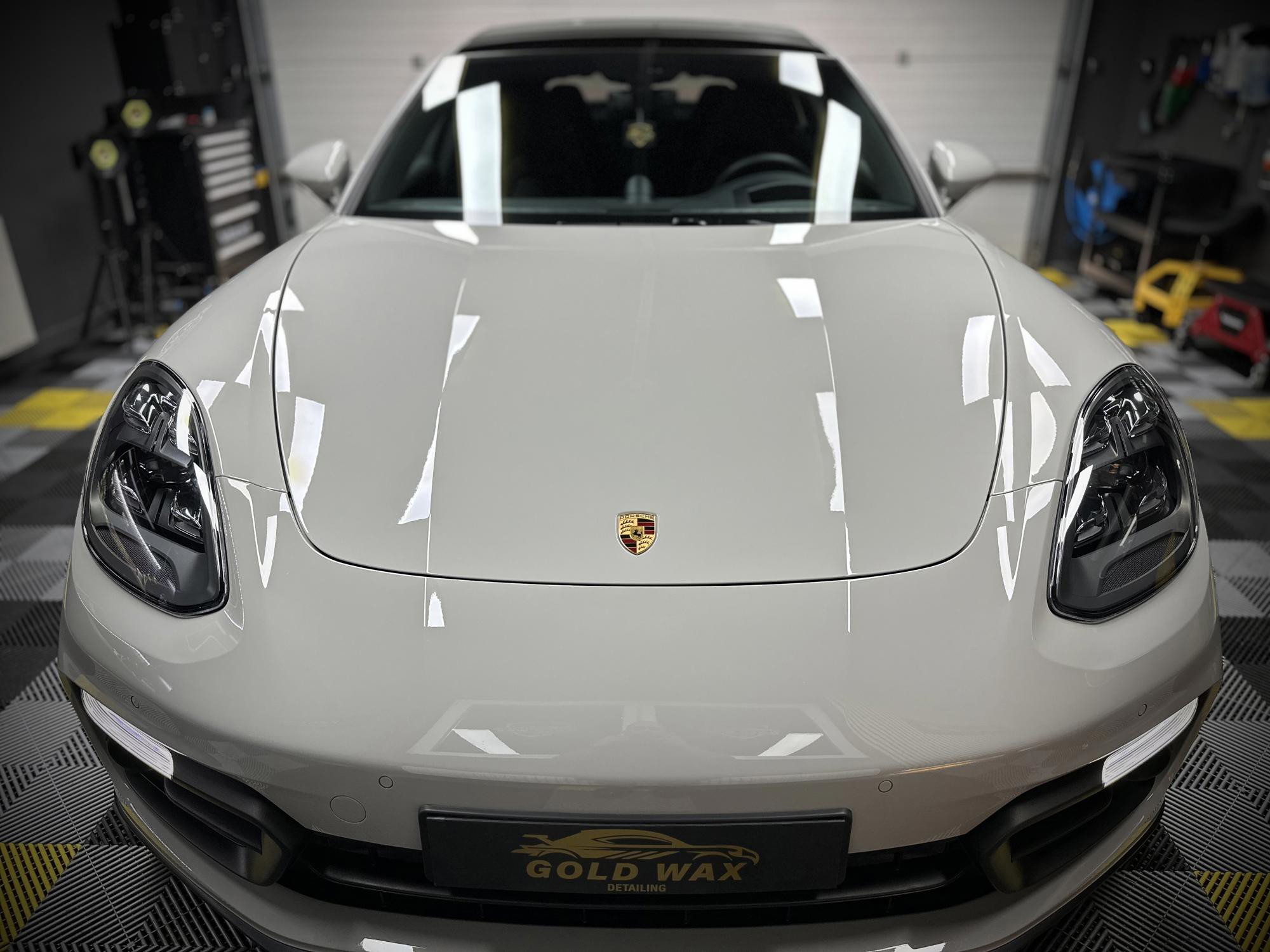 Porsche Panamera 4 E-hybrid *Platinum edition*, fotografija 3