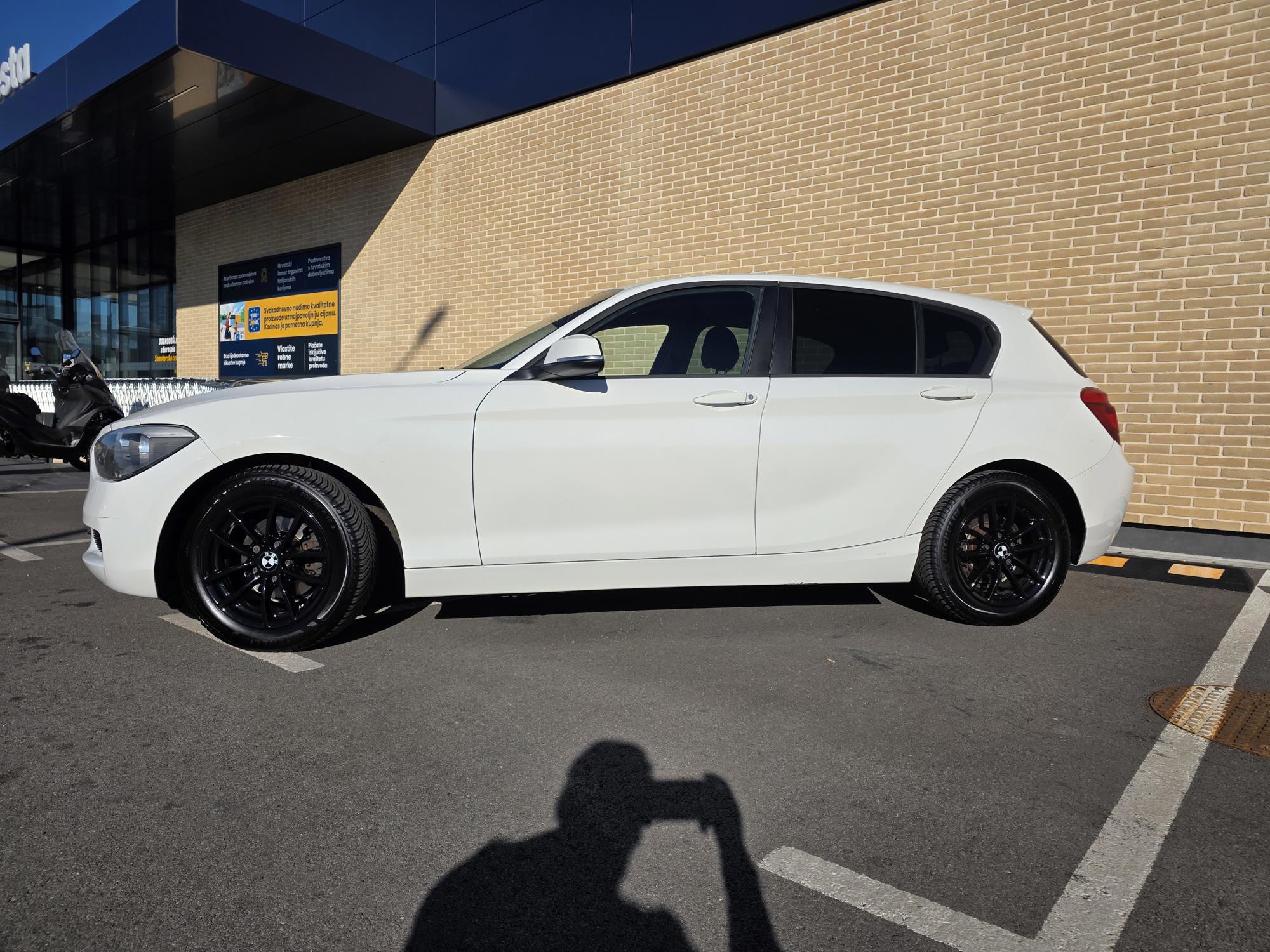 BMW 116d F20 | servisiran Tomić/Roščić | lanac zamijenjen | reg. 02/2027, fotografija 2