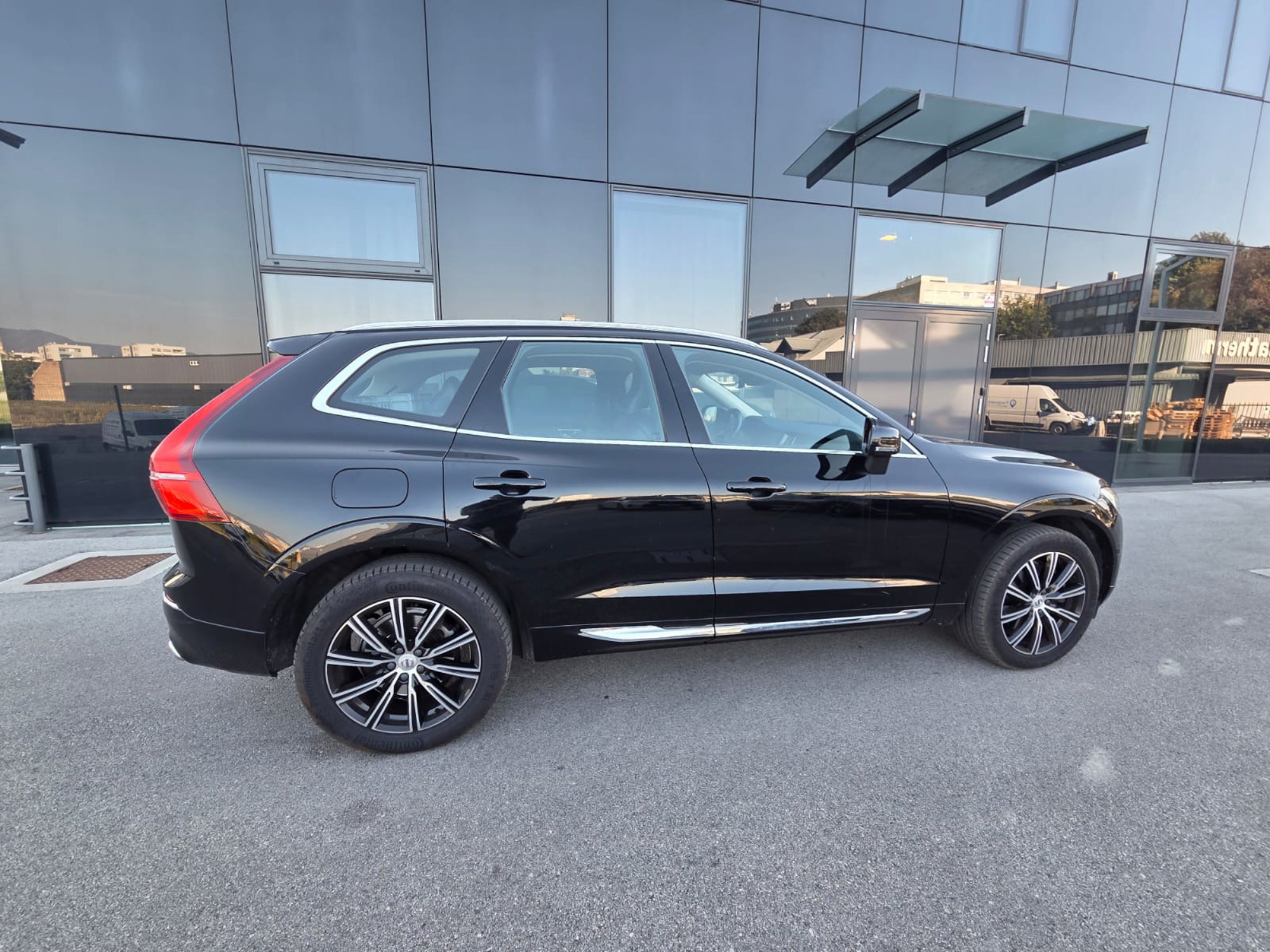 VOLVO XC60, B4, Inscription, 2020. god. - SNIŽENO, HITNO!, fotografija 2