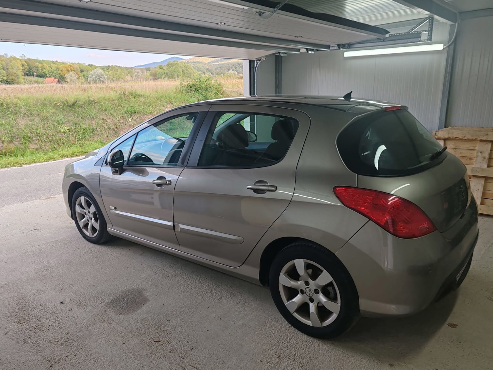 Peugeot 308 1,6 e-HDi Style, fotografija 3