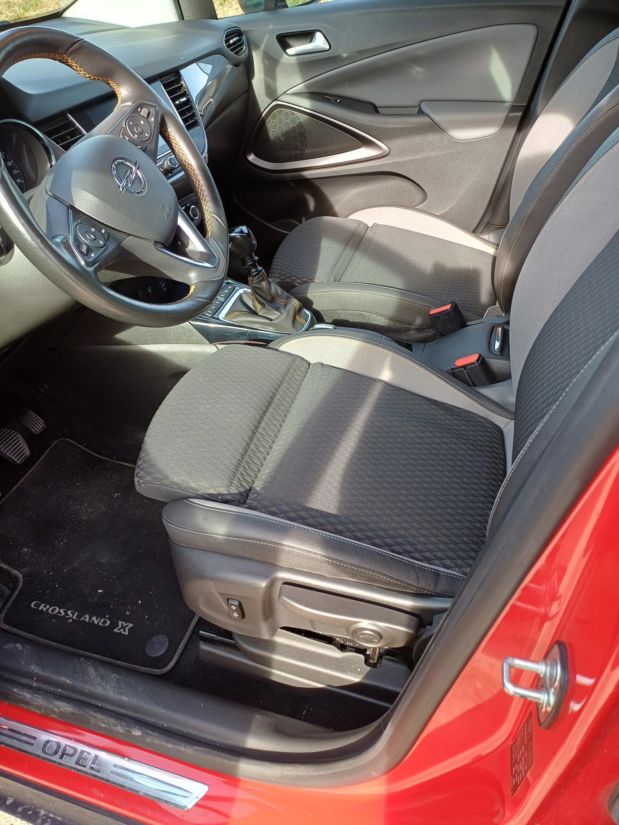 Opel Crossland 1, 6 CDTI, fotografija 7