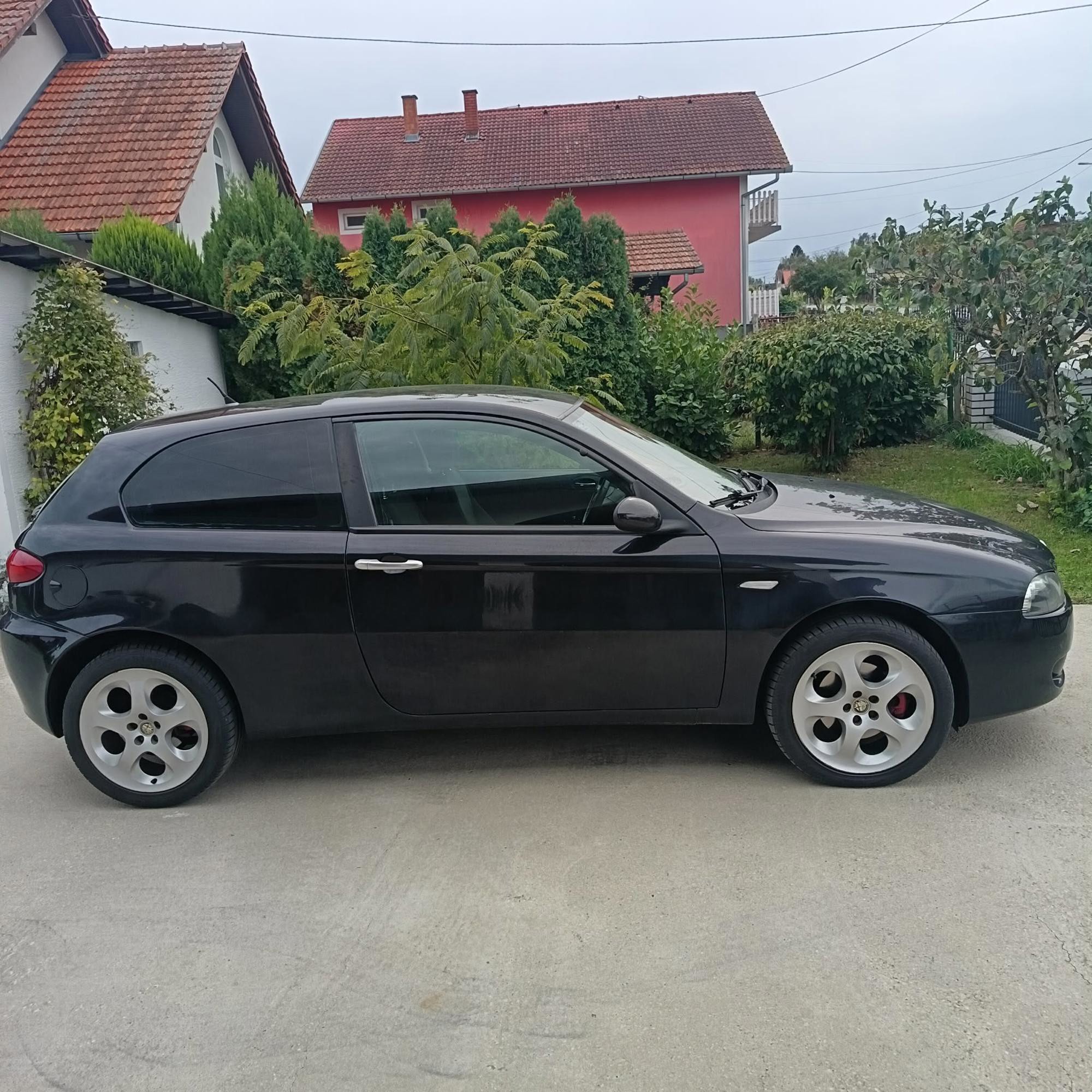 Alfa Romeo 147 1.9 JTDm, fotografija 4