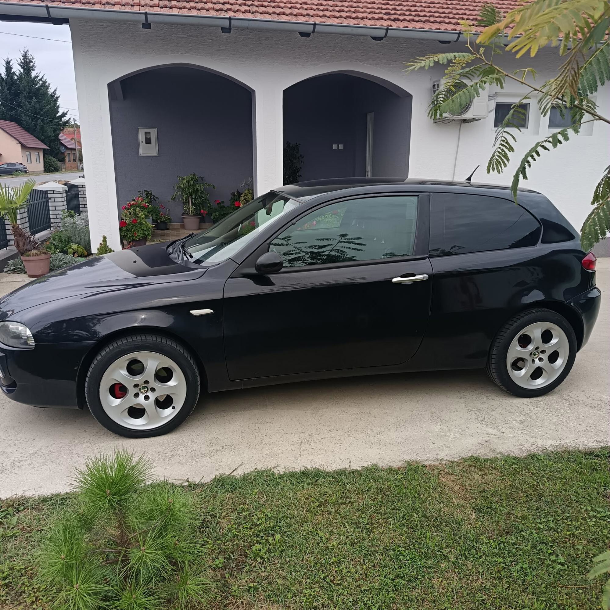 Alfa Romeo 147 1.9 JTDm, fotografija 3
