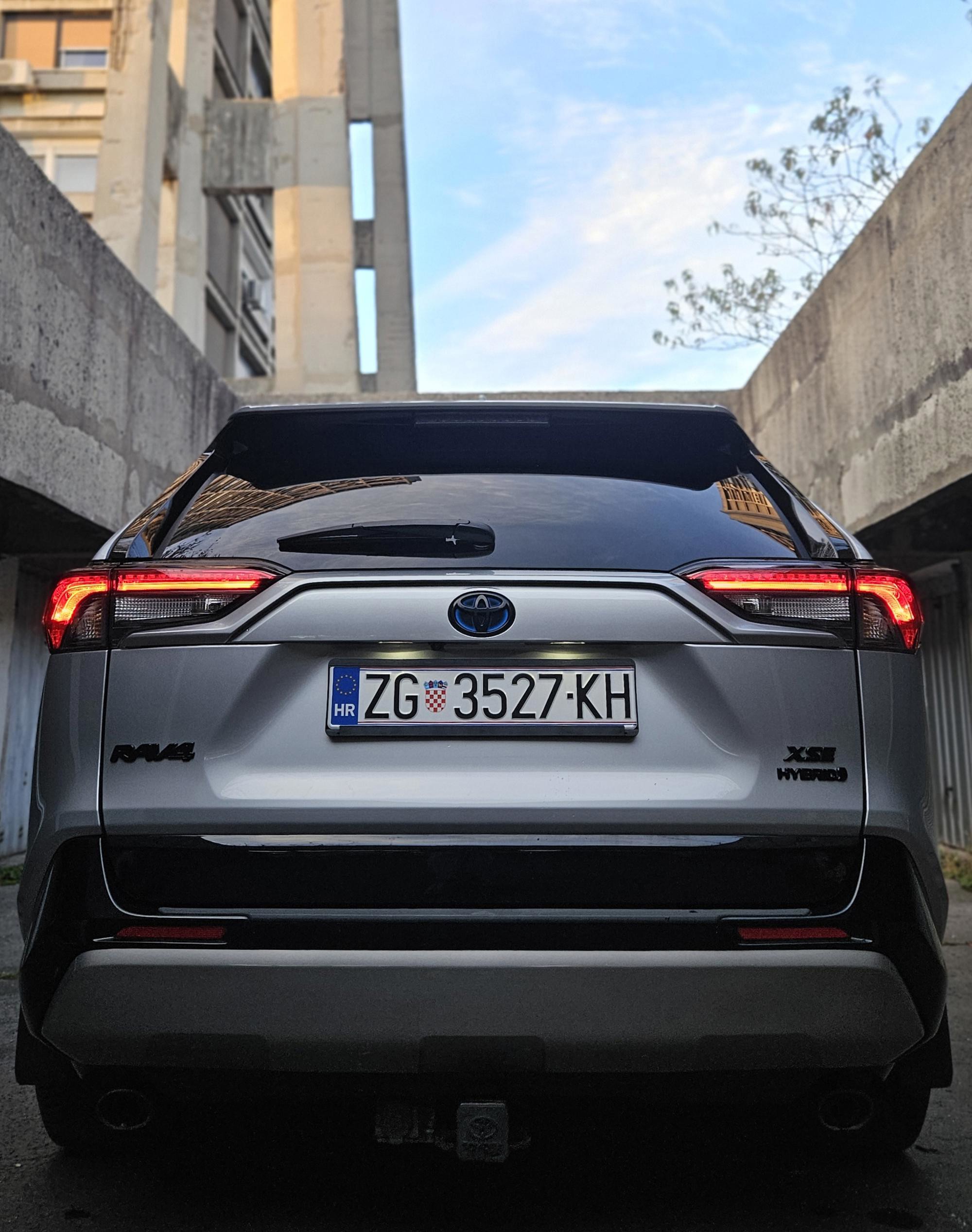 2023 Toyota Rav4 Hibrid 2.5 AWD/4x4, fotografija 4