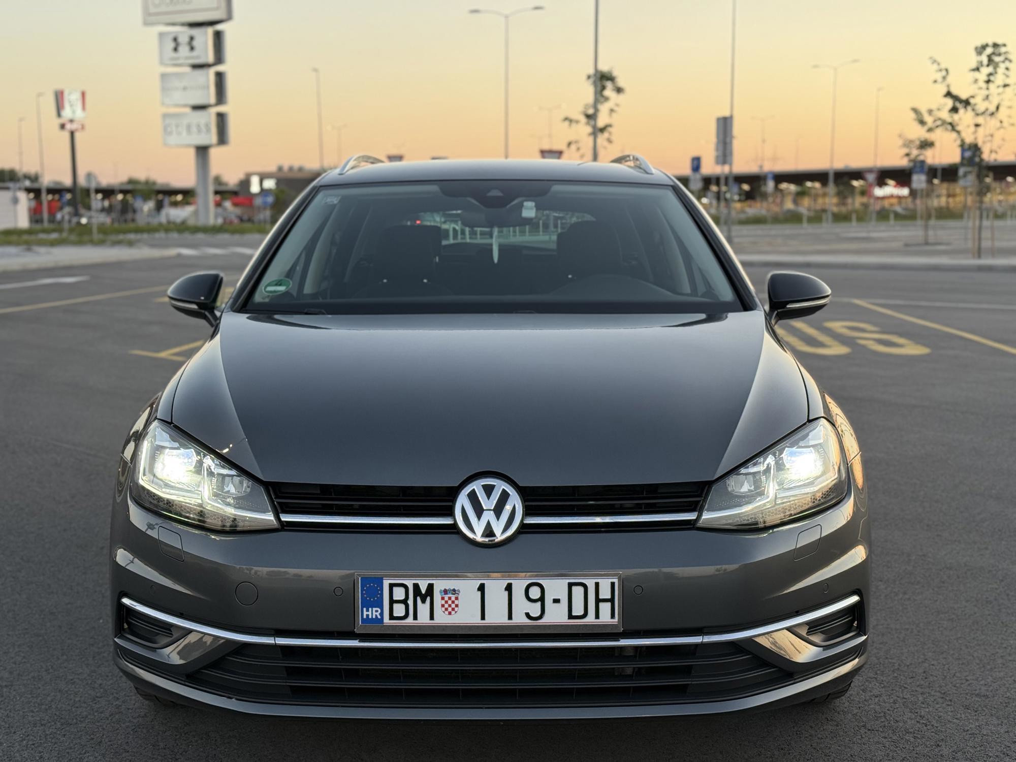VW Golf 7 Variant 2019. 1.6TDI 85kw DSG *IQ Drive* LED,Virtual,Navi,ACC,Senzori 360’,Kamera,Alu 18”, fotografija 3