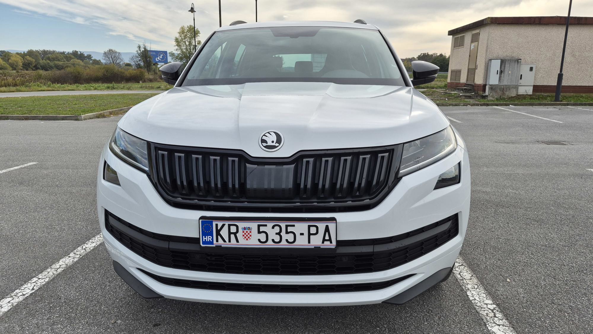 ŠKODA KODIAQ SPORTLINE 1.5 TSI ACT, 2020.G., LED, VIRTUAL, CAM, fotografija 2