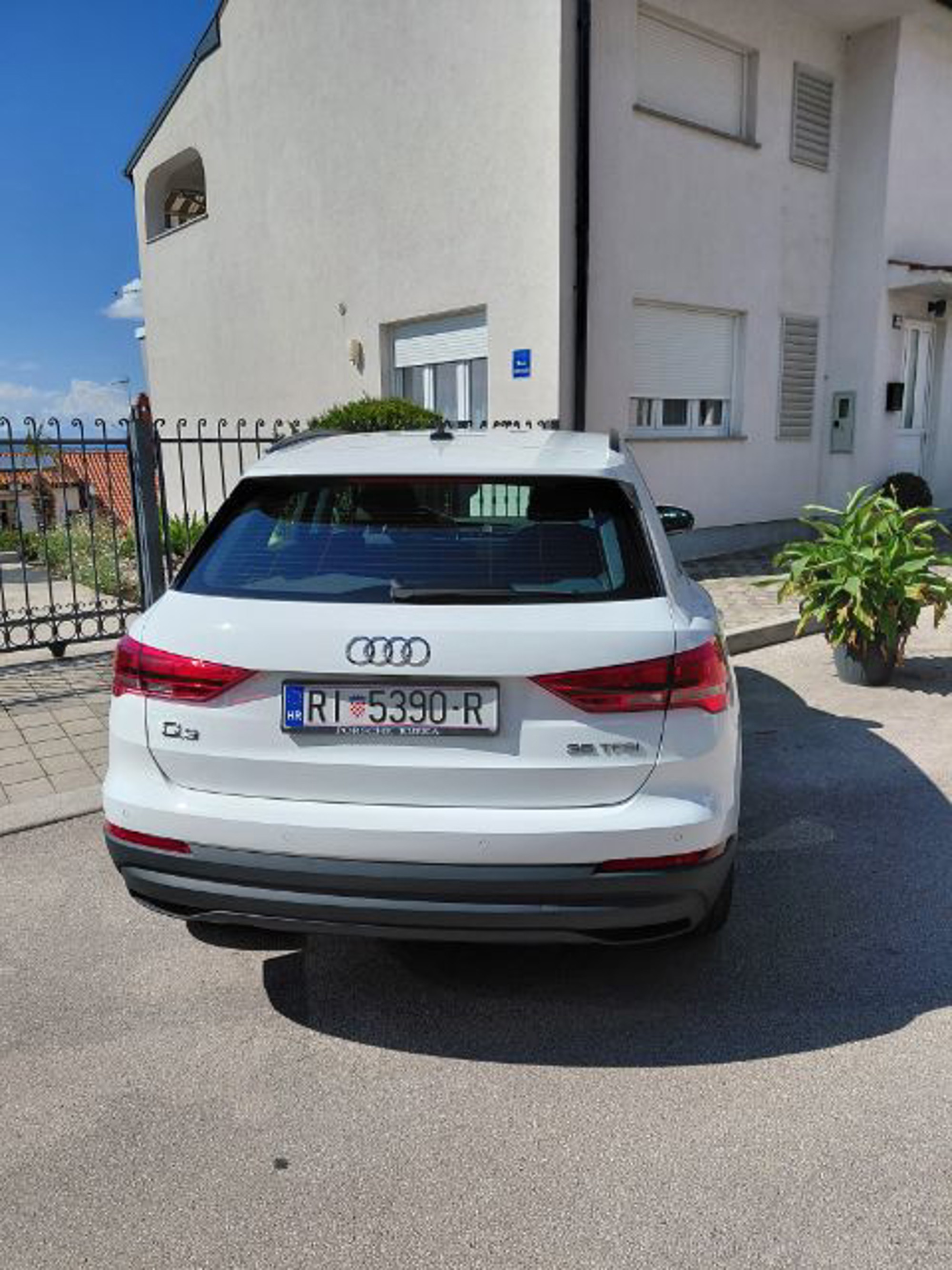 Audi Q3 2023. god – automatik, servisna povijest, tvorničko jamstvo, fotografija 3