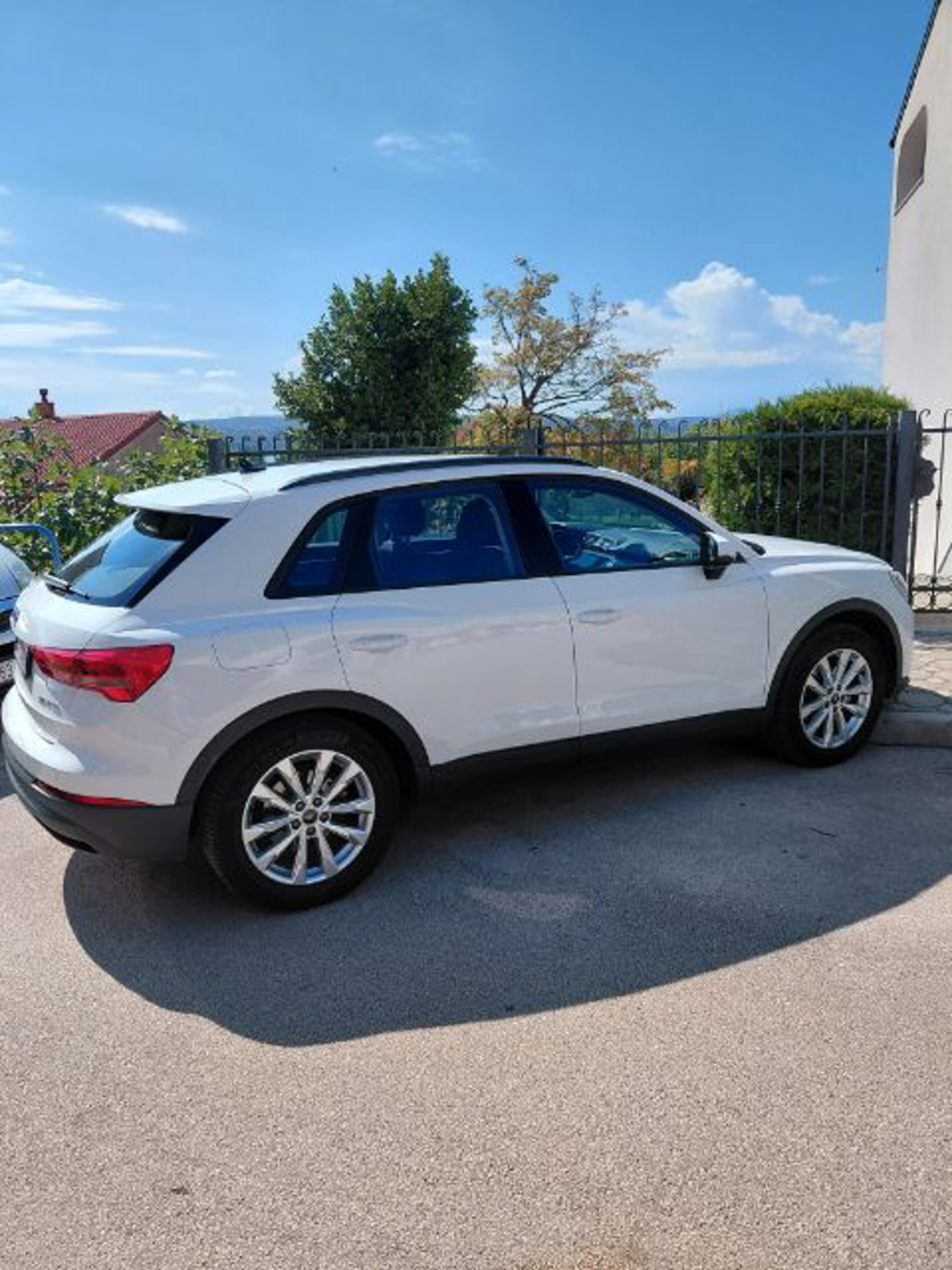 Audi Q3 2023. god – automatik, servisna povijest, tvorničko jamstvo, fotografija 2