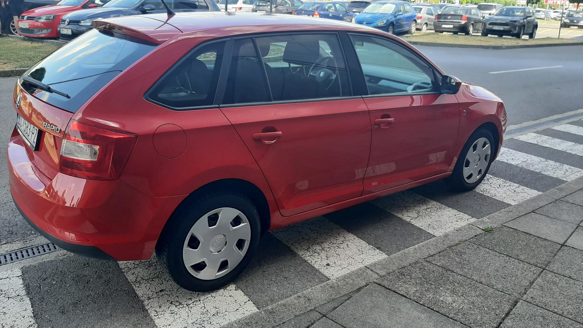 Škoda rapid 1.6 tdi 180 000 km hr. auto, pogled izvana - slika 3