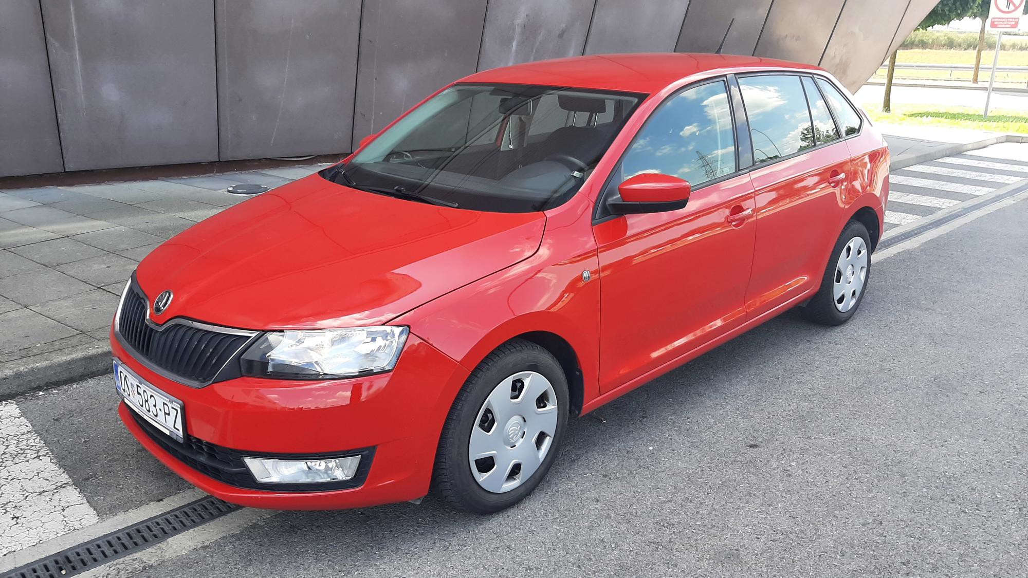 Škoda rapid 1.6 tdi 180 000 km hr. auto, pogled izvana - slika 4