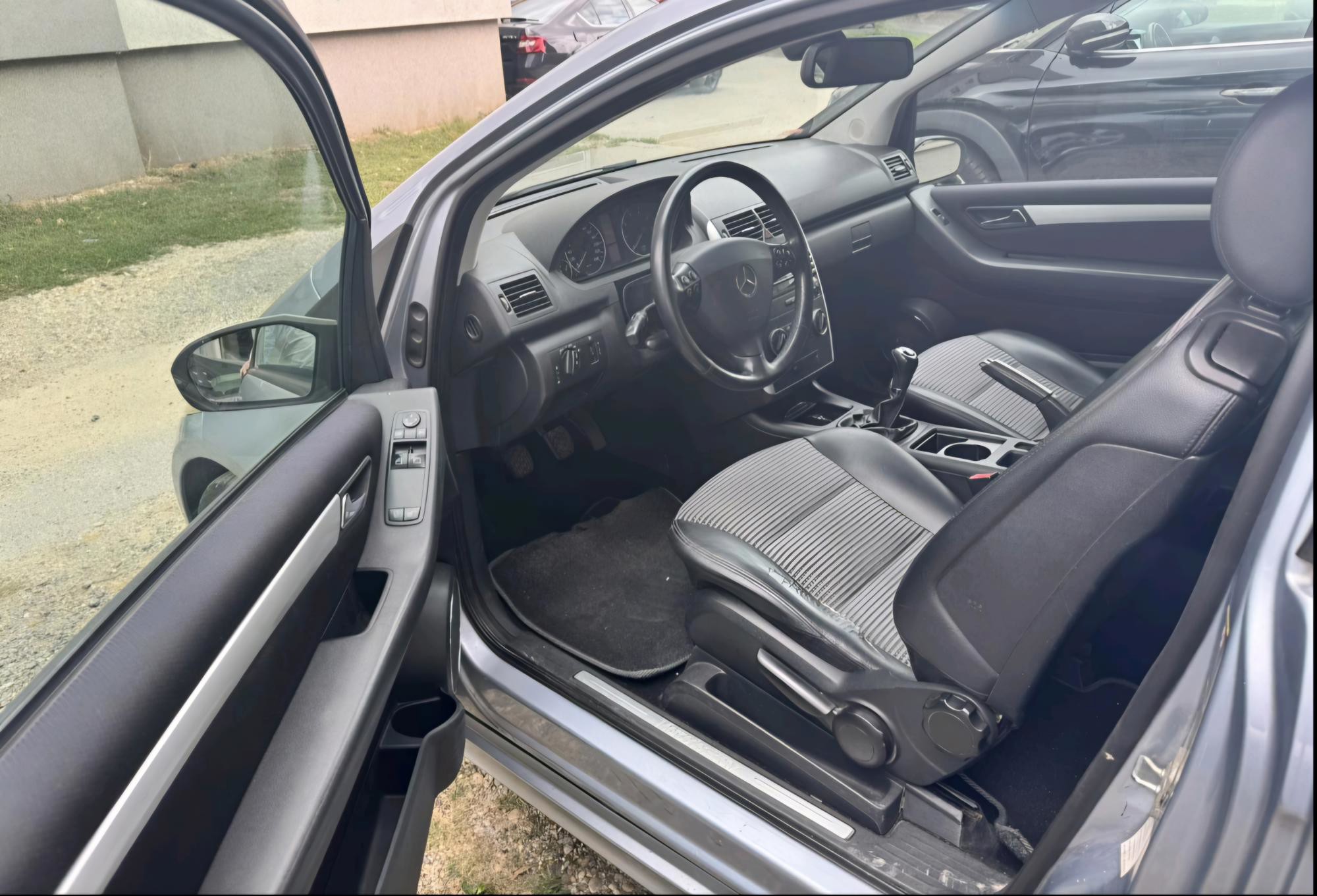 MERCEDES A170 I TOYOTA YARIS 1.0VVTI, PLATI, PALI I VOZI SVE INFO SAMO NA POZIV MOB 091 1437 007,VŽ, fotografija 5