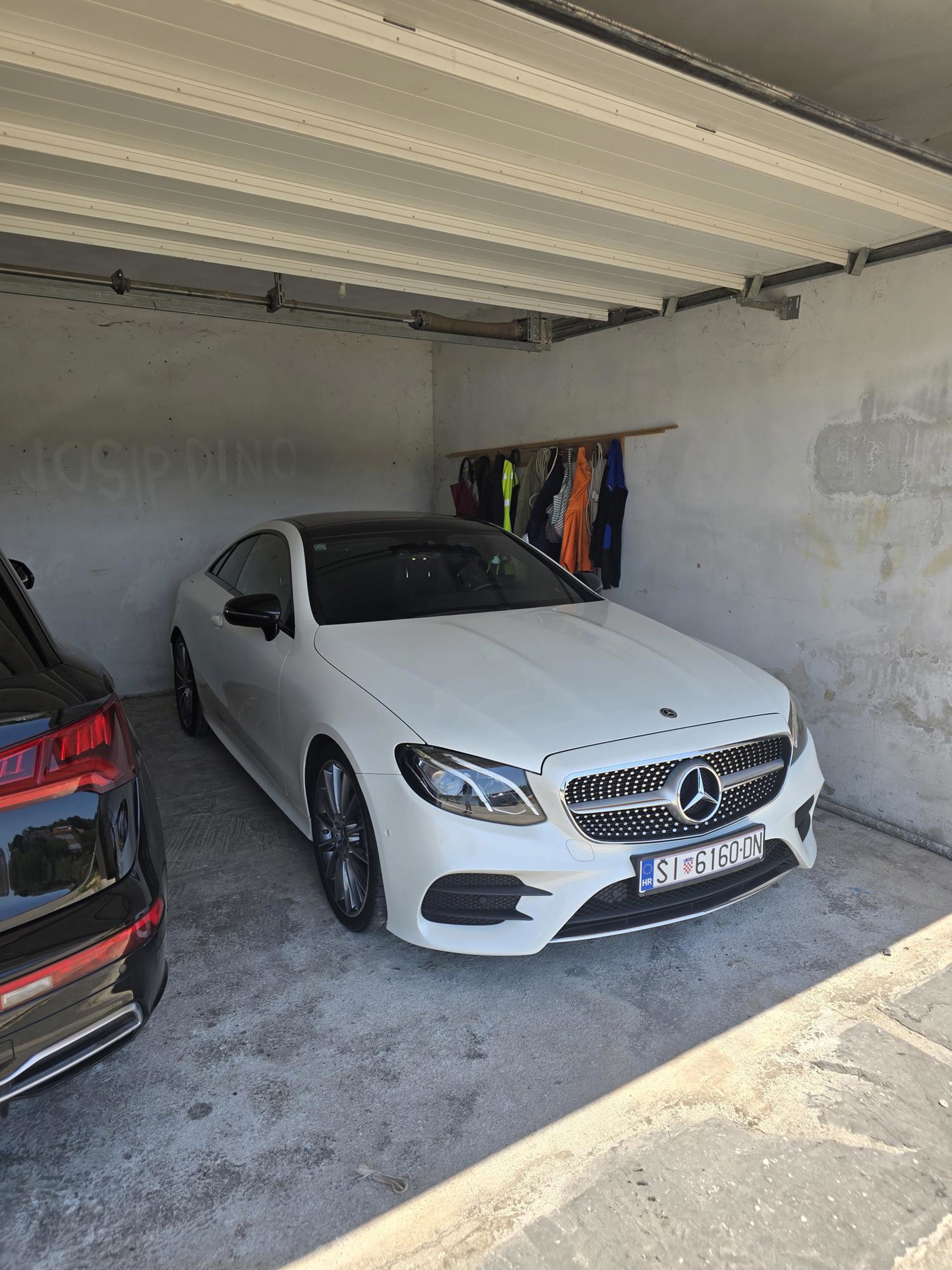 Mercedes E300 Coupe, fotografija 2