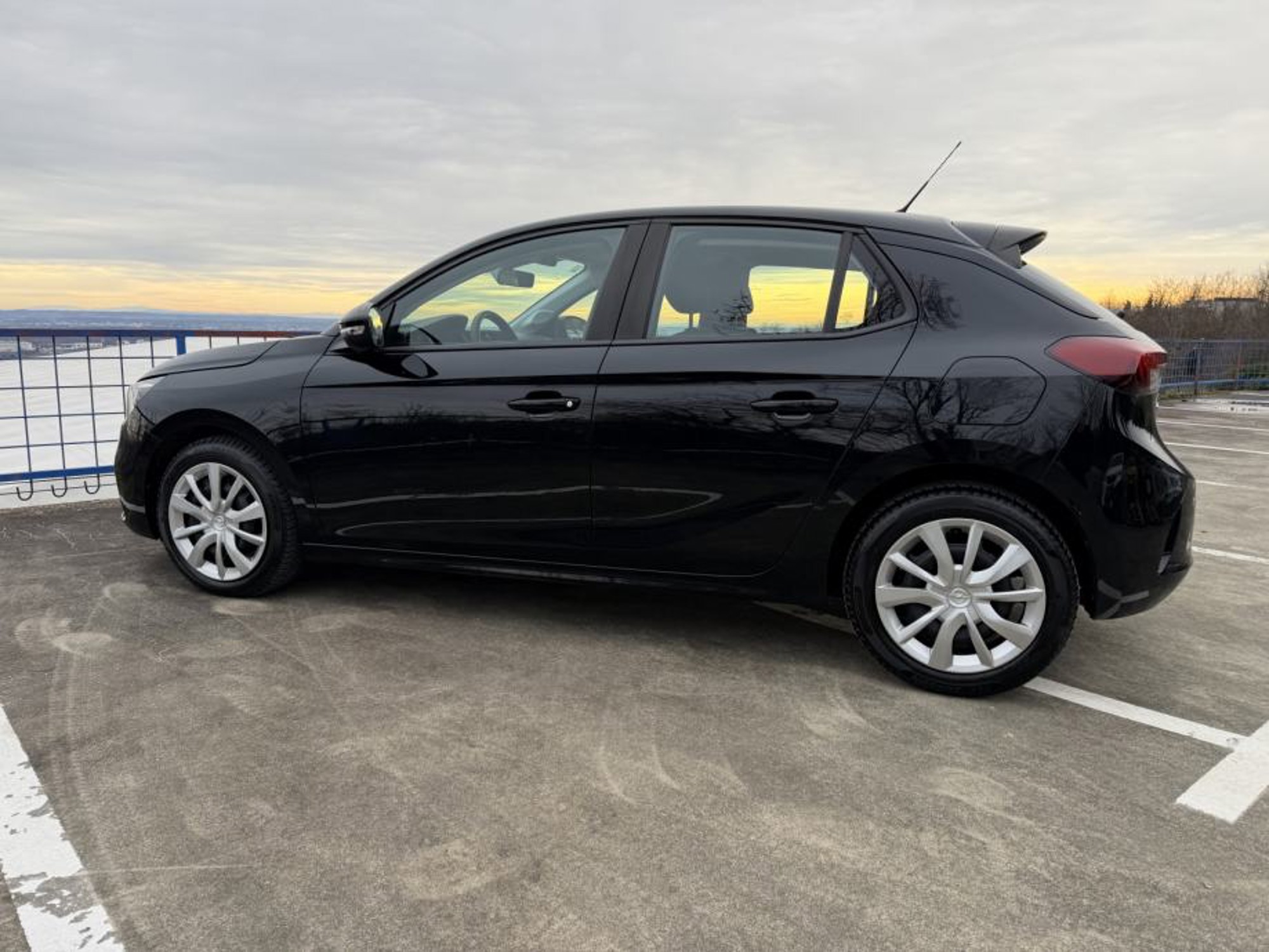 Opel Corsa 1,5 DIESEL 102ks, 6-brzina, NIJE UVOZ! NAVIGACIJA, KAMERA, MF VOLAN, HILL HOLD, itd.., fotografija 2