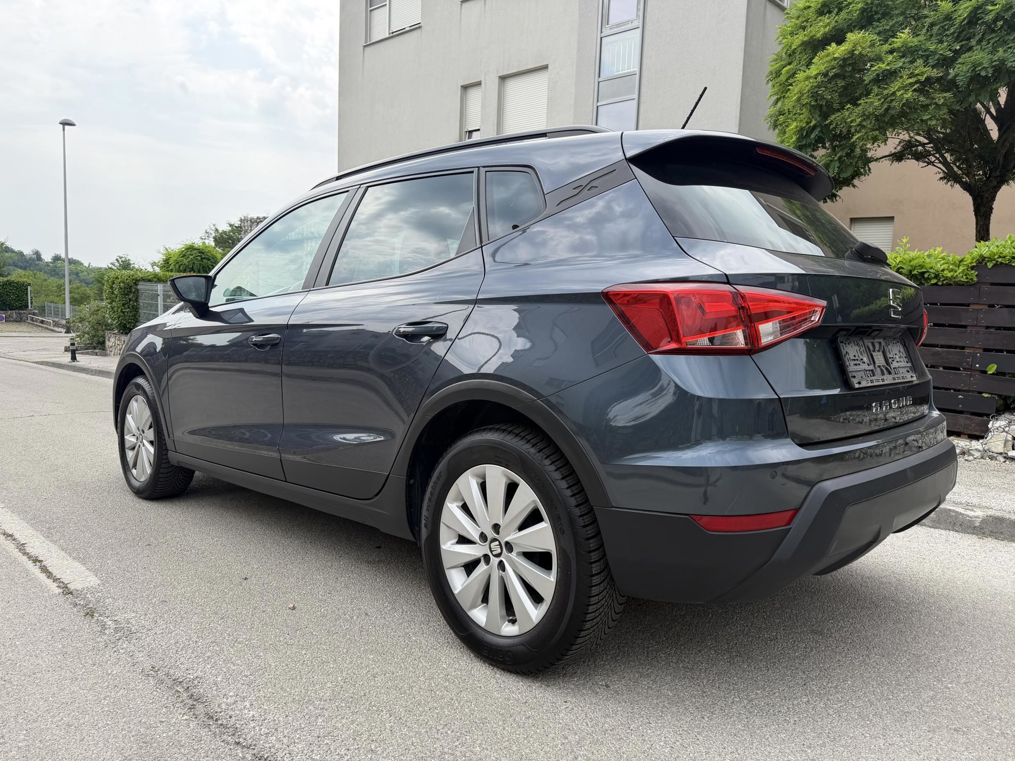 Seat Arona 1,0 TSI, SPORT PAKET:KOŽA/ALKANTARA, U PROMETU OD 2021.g, JAMSTVO 12mj, NIJE UVOZ!, fotografija 4