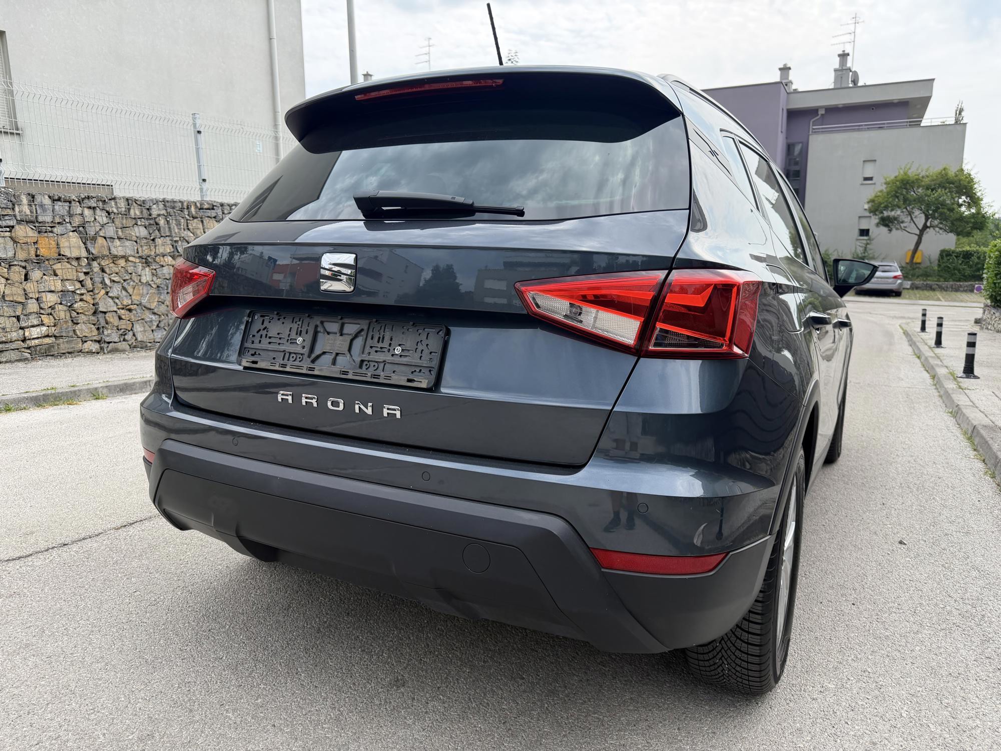Seat Arona 1,0 TSI, SPORT PAKET:KOŽA/ALKANTARA, U PROMETU OD 2021.g, JAMSTVO 12mj, NIJE UVOZ!, fotografija 3