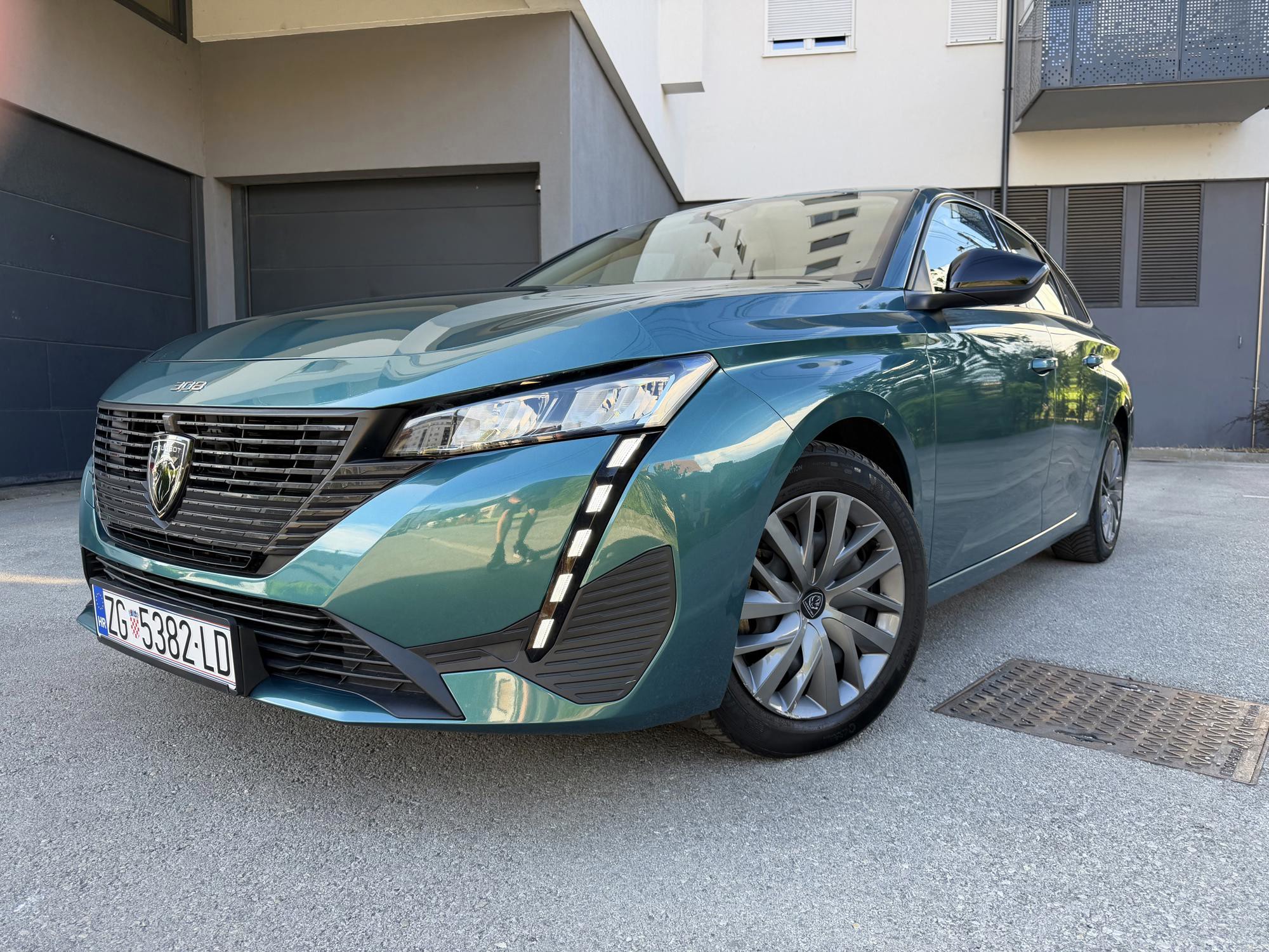 Peugeot 308 SW SPORT, 2022.g ,JAMSTVO 12mj, REGISTRIRAN 1god. NAVIGACIJA, VIRTUAL, IZUZETNO OČUVAN.., fotografija 2