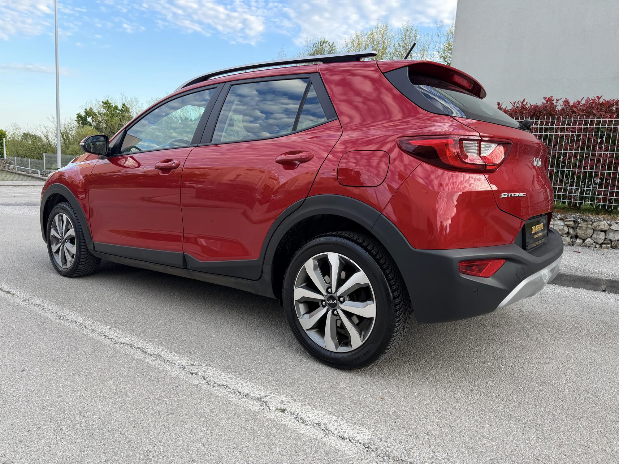 Kia Stonic 1.0 T-GDi, 100ks, 2022g, JAMSTVO 12mj, HR AUTO, NAVIGACIJA, MF VOLAN, HILL HOLD, LED, .., fotografija 1
