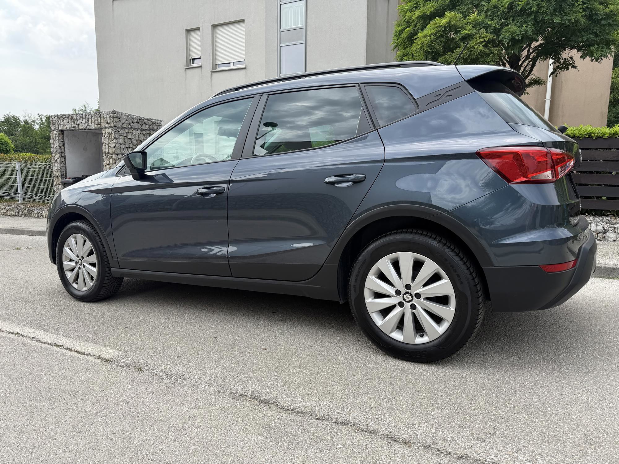Seat Arona 1,0 TSI, SPORT PAKET:KOŽA/ALKANTARA, U PROMETU OD 2021.g, JAMSTVO 12mj, NIJE UVOZ!, pogled izvana - slika 1