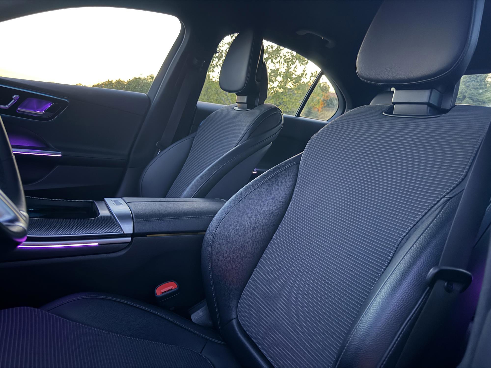Mercedes-Benz Cklasa 220 automatik, 200ks, MODEL 2024.g, FULL BUSINESS, NIJE UVOZ, IZUZETNO OČUVAN, fotografija 9