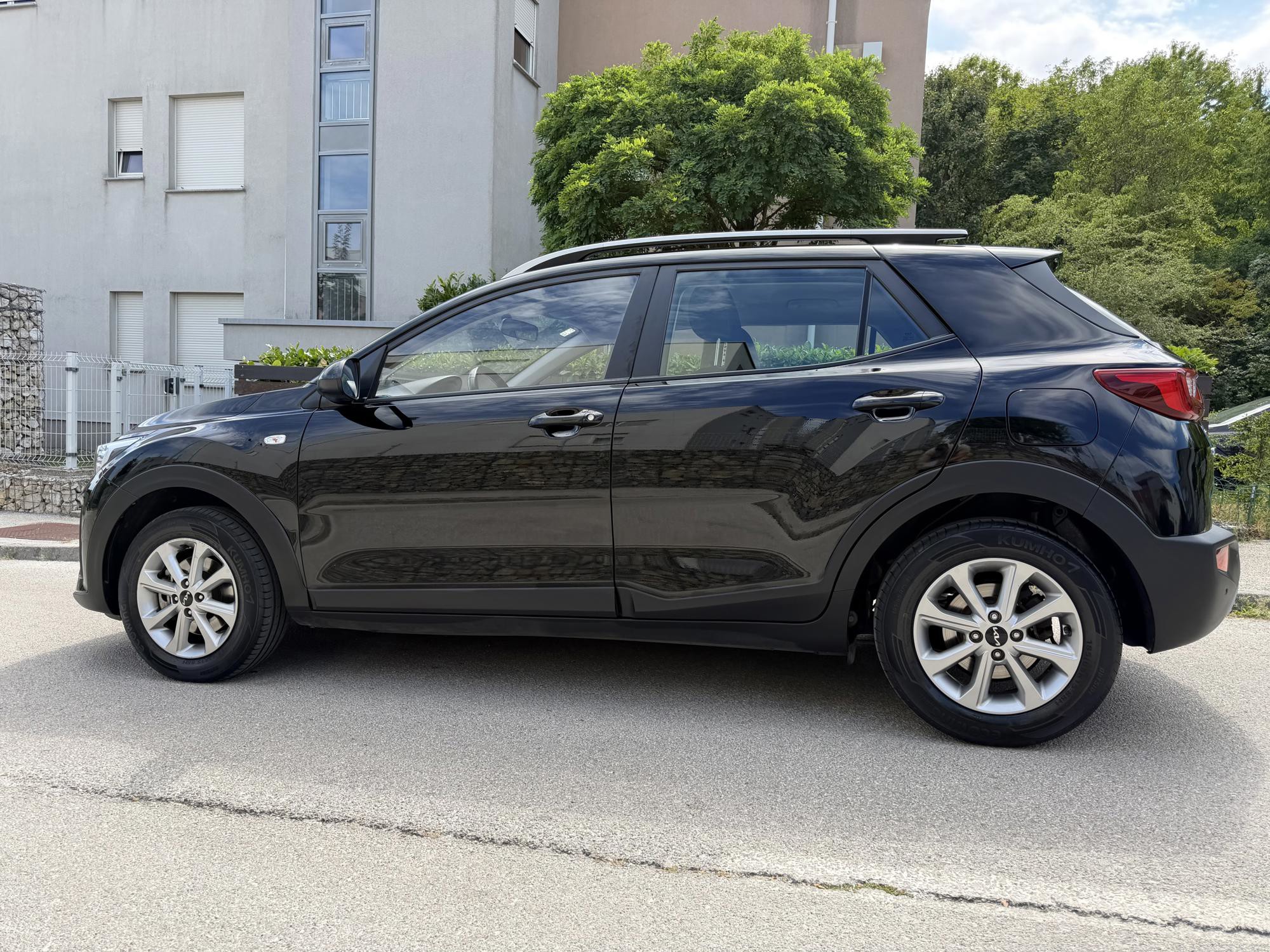 Kia Stonic 1.2,4 cilindra! MODEL 2022g, JAMSTVO 12mj, NAVIGACIJA, MF VOLAN,HILL HOLD, BOARD COMP,itd, fotografija 2