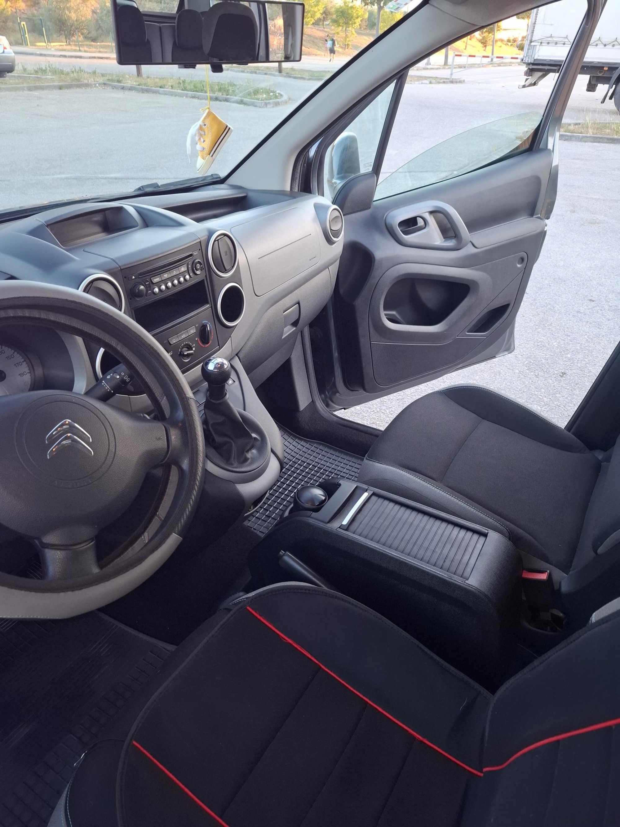 Citroën Berlingo Multispace - samo 41800 km, fotografija 3