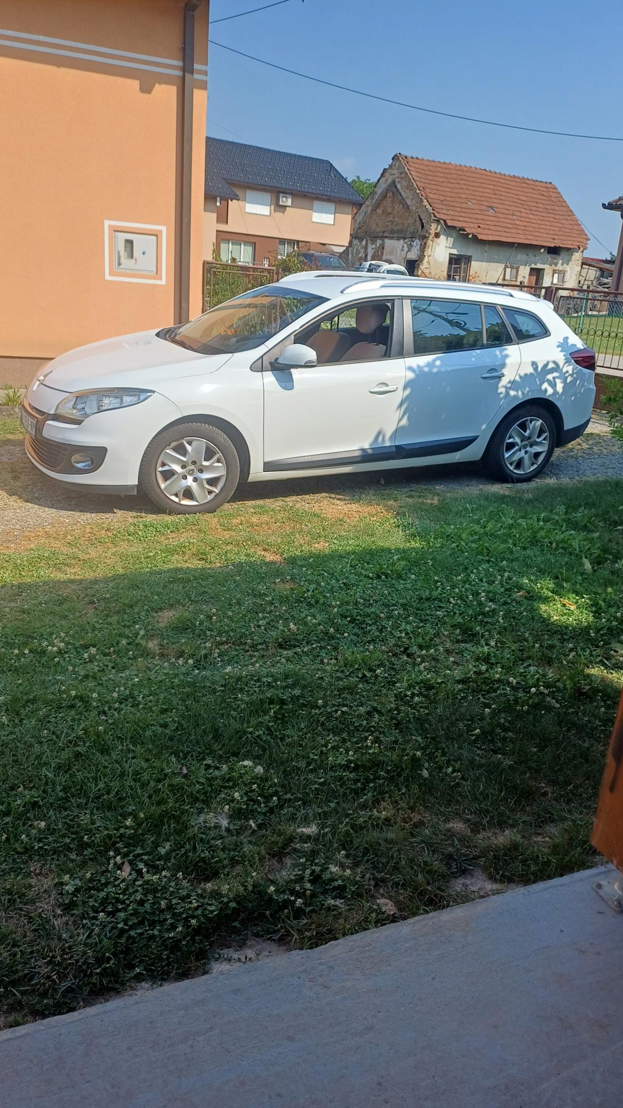 Renault Megane Grandtour 1,5 dCi registriran godinu dana, fotografija 4