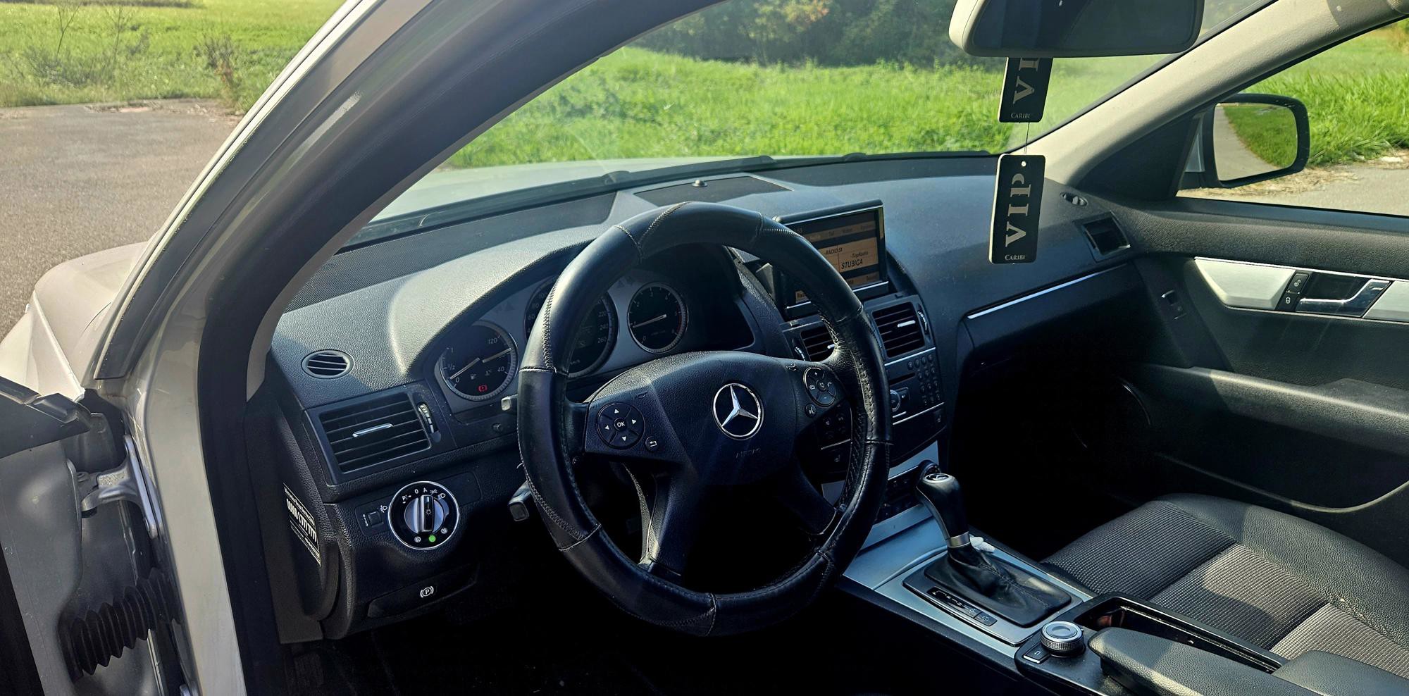 Mercedes Benz c220, fotografija 3