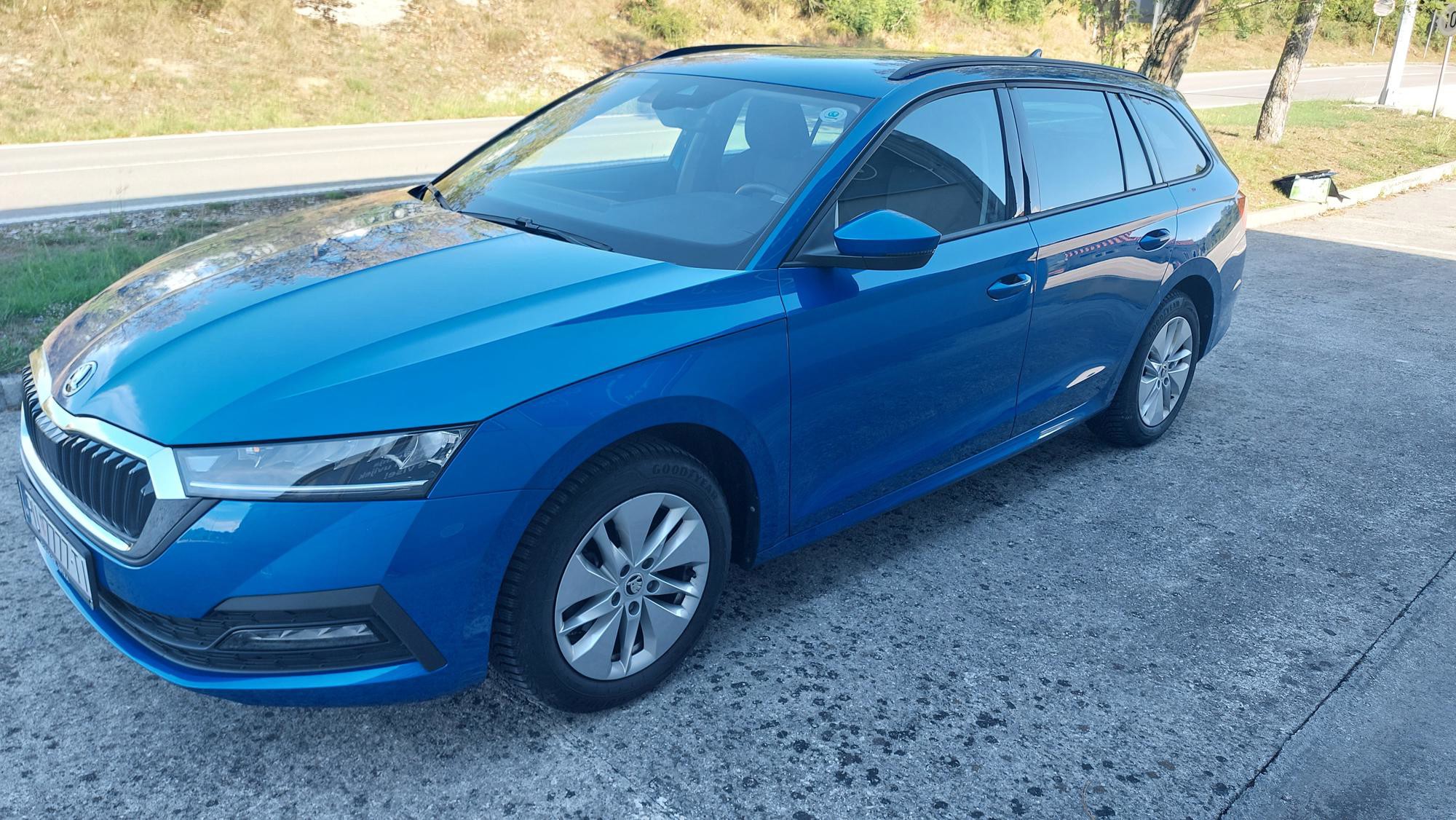 Prodajem vozilo Škoda Octavia Combi, fotografija 4
