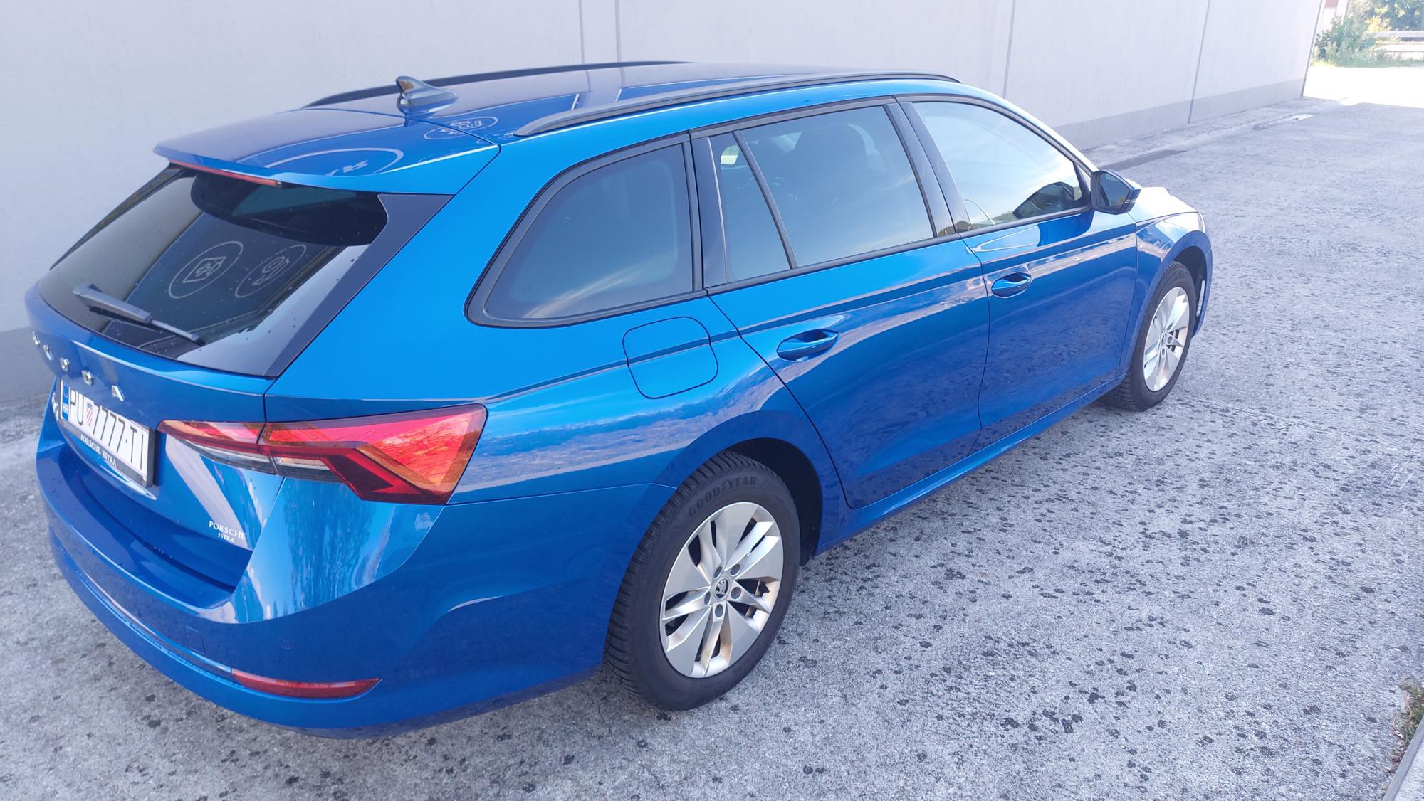 Prodajem vozilo Škoda Octavia Combi, fotografija 3
