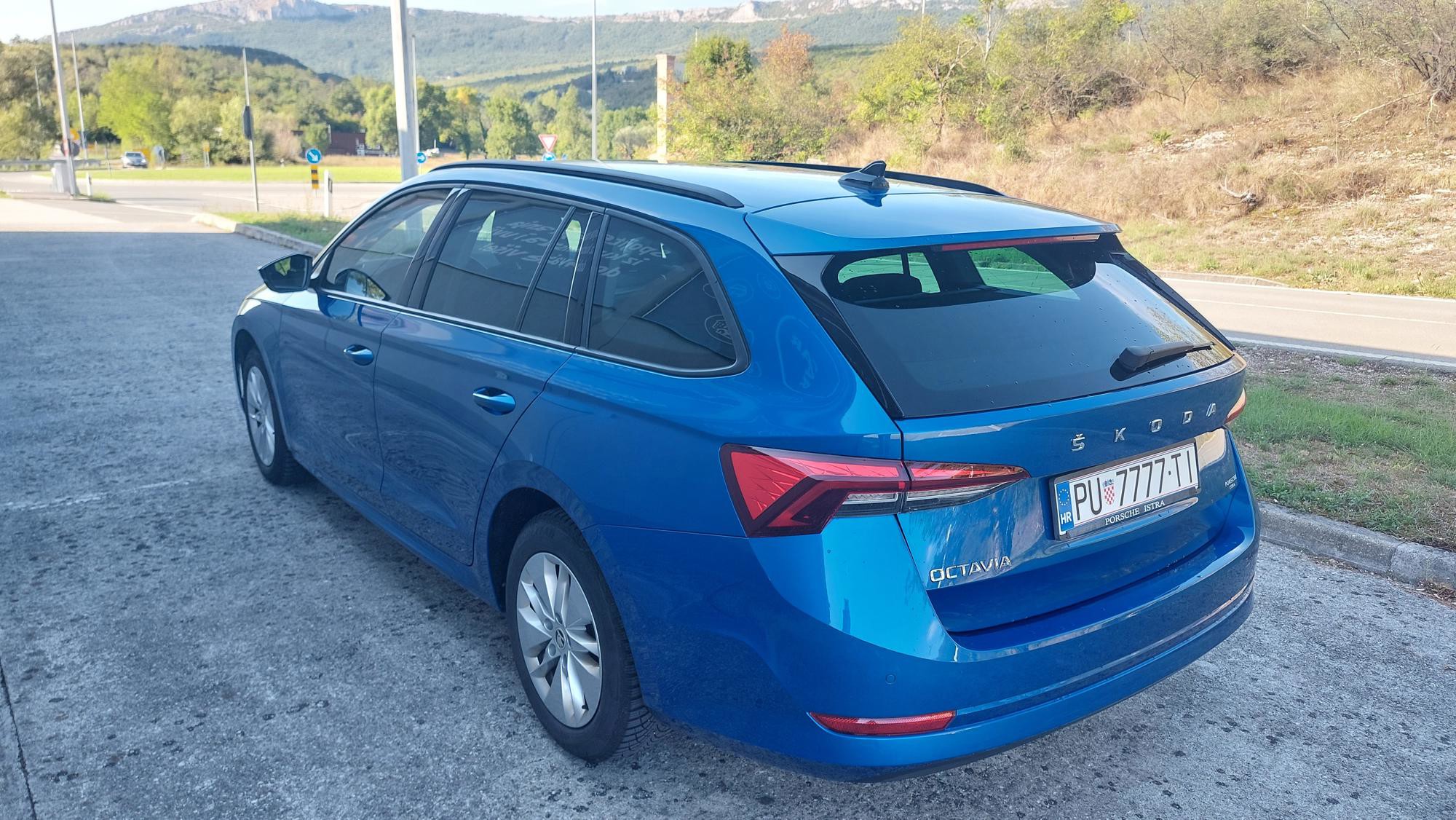 Prodajem vozilo Škoda Octavia Combi, fotografija 2