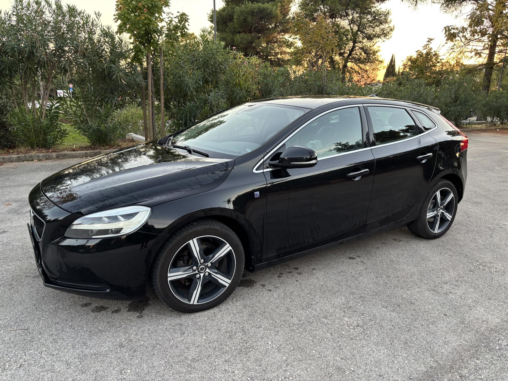 VOLVO V40 2016 RED. 2017 - OCEAN RACE , FULL LED, fotografija 2