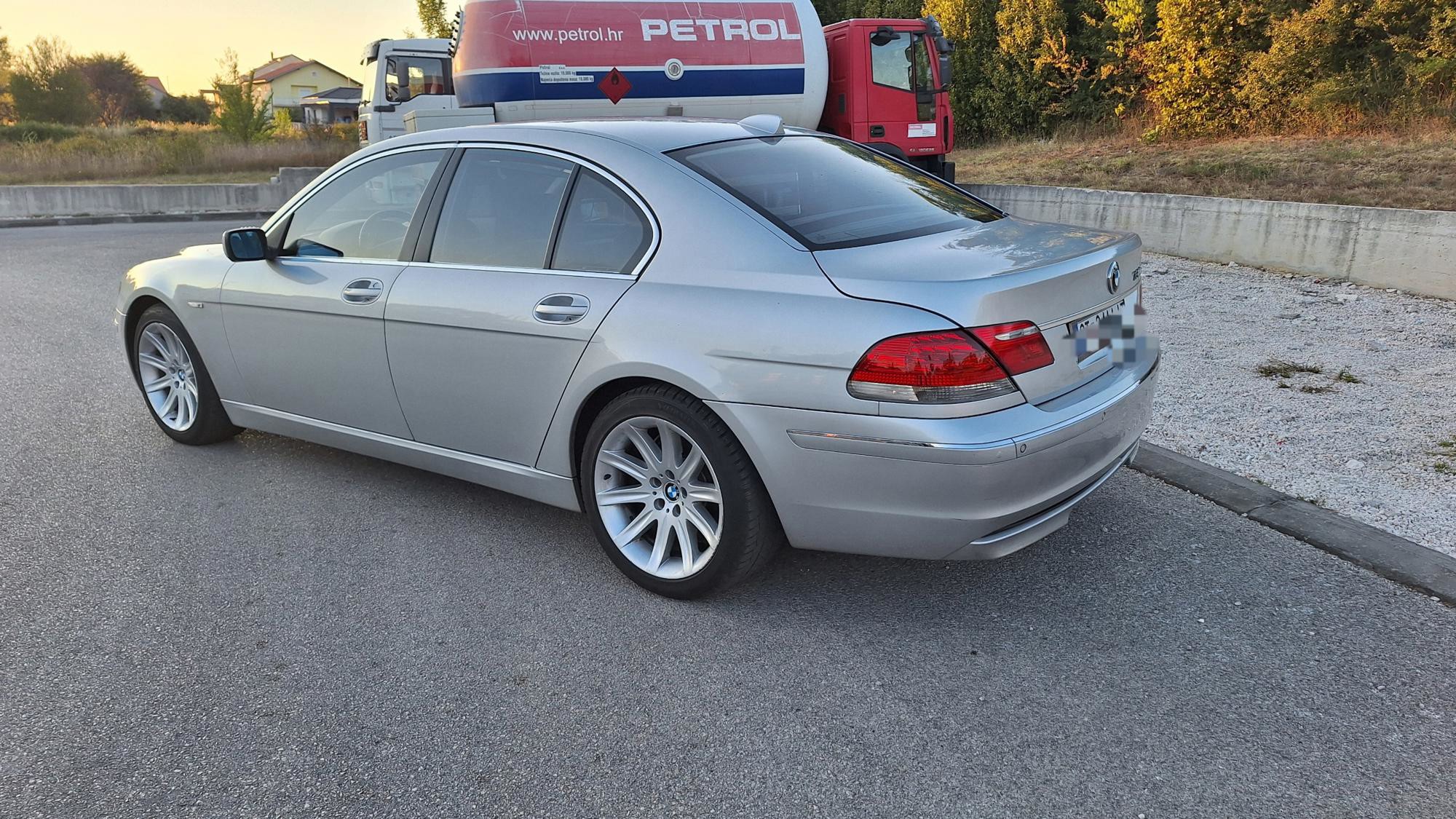 BMW 730D REG.1GODINU 170KW FACELIFT ODLICAN PRIMJERAK MOZE ZAMJENA ZA OSOBNO ILI VUCNU SLUZBU, fotografija 4
