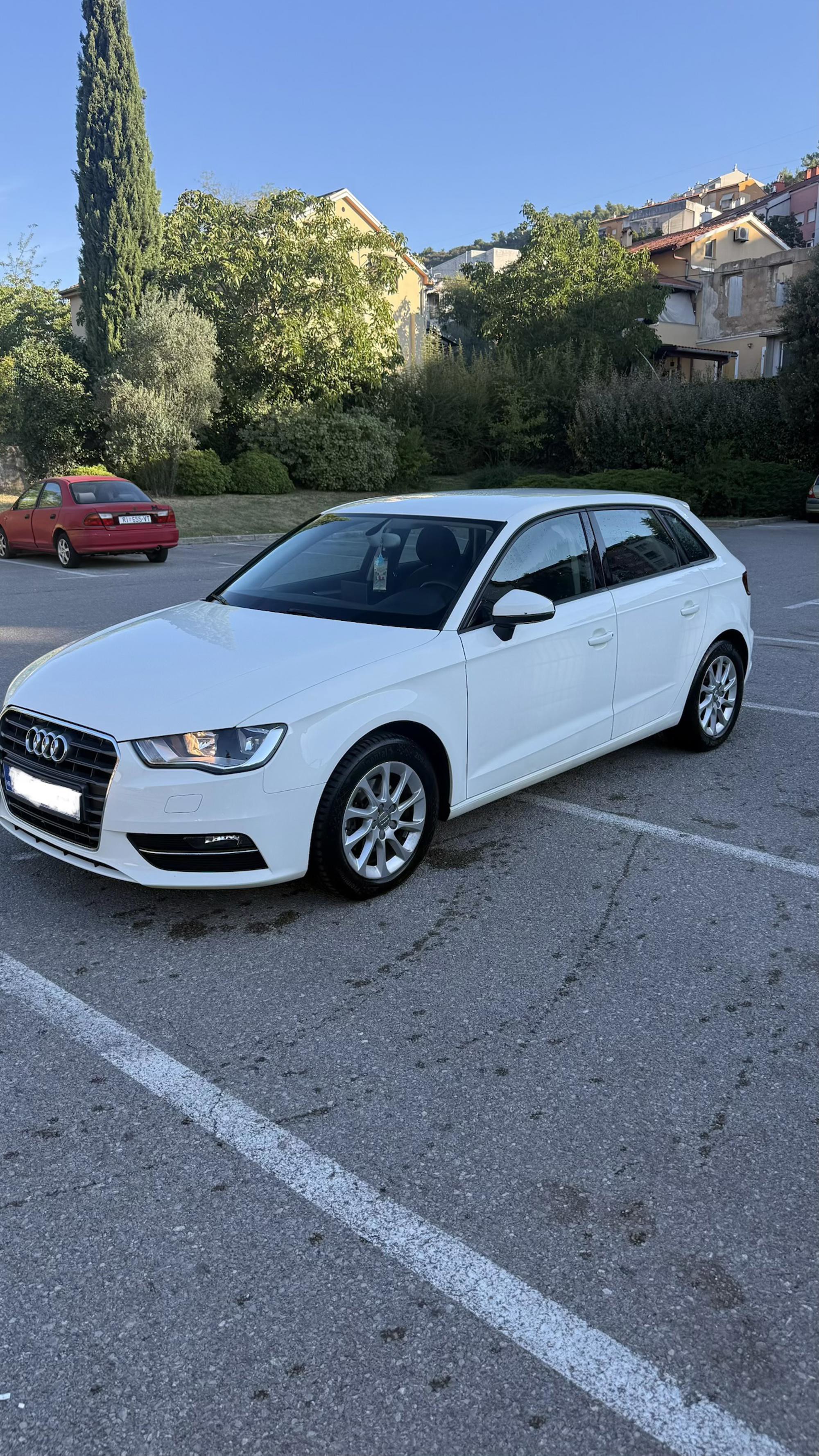 Audi A3 1.6TDi automatik, fotografija 2