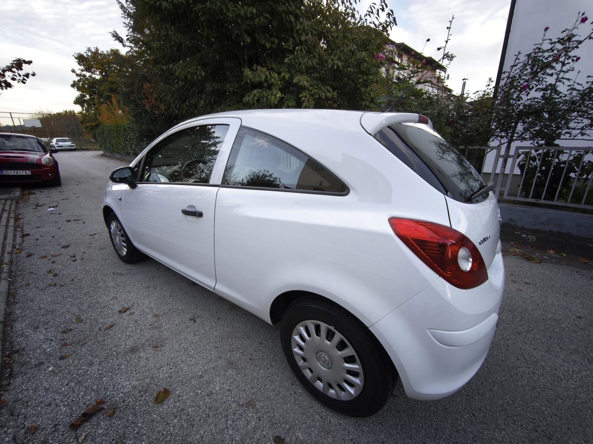 Opel Corsa 1,2 Benzin, fotografija 3