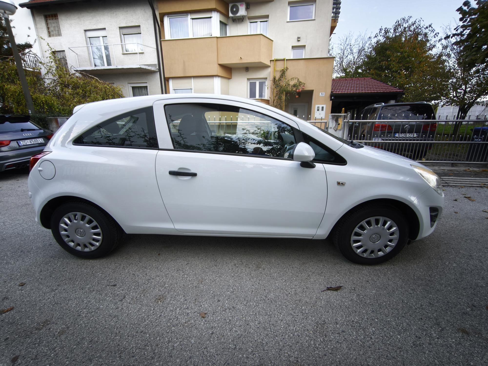 Opel Corsa 1,2 Benzin, fotografija 6