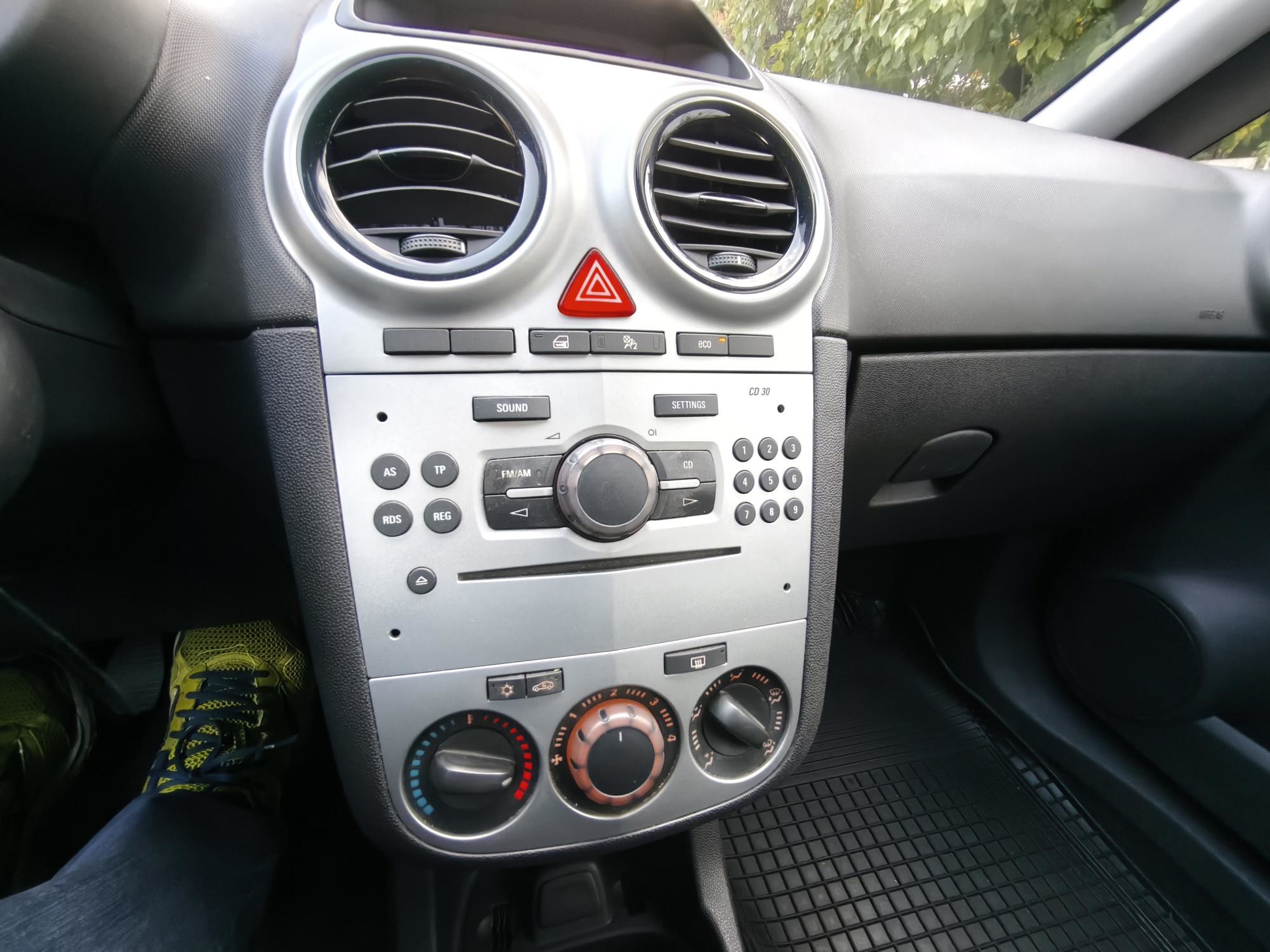 Opel Corsa 1,2 Benzin, fotografija 16