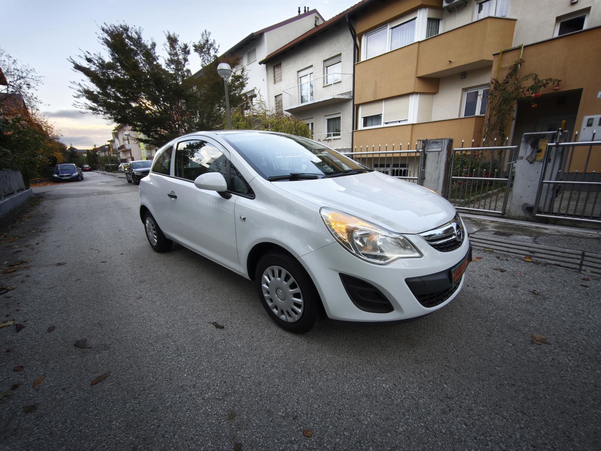 Opel Corsa 1,2 Benzin, fotografija 5