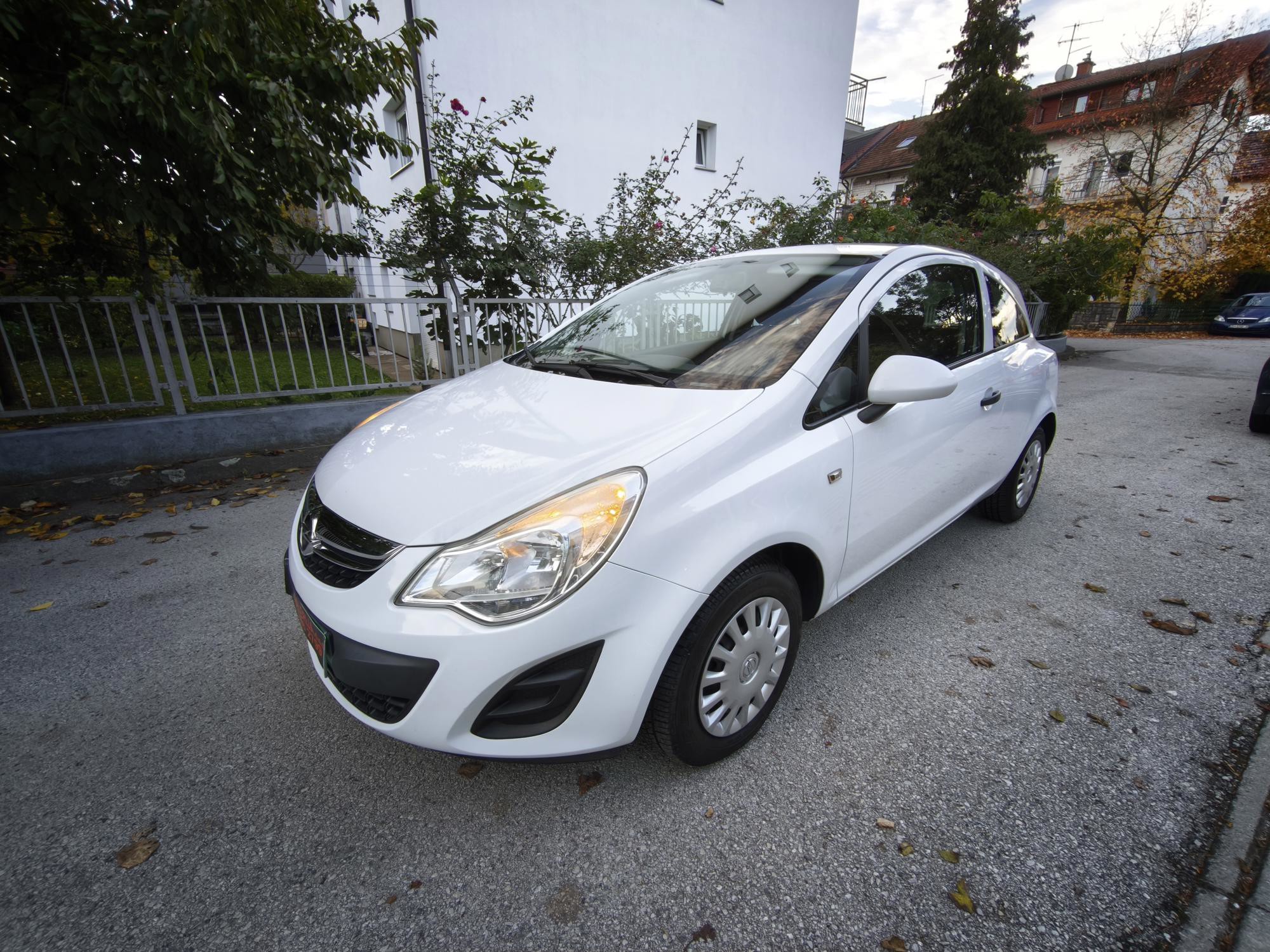 Opel Corsa 1,2 Benzin, fotografija 2