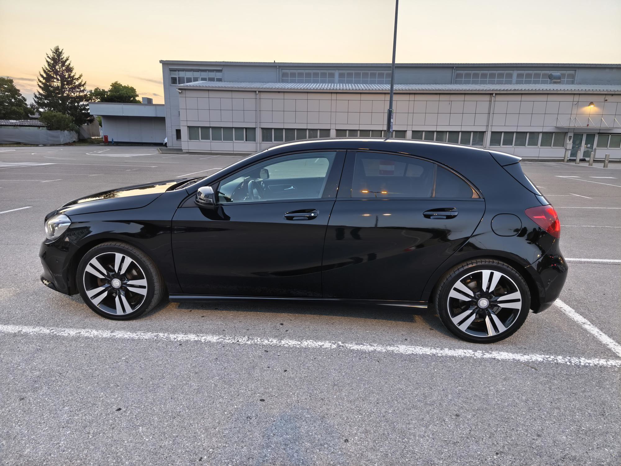 Mercedes A Klasa 200d 4 MATIC, pogled izvana - slika 3