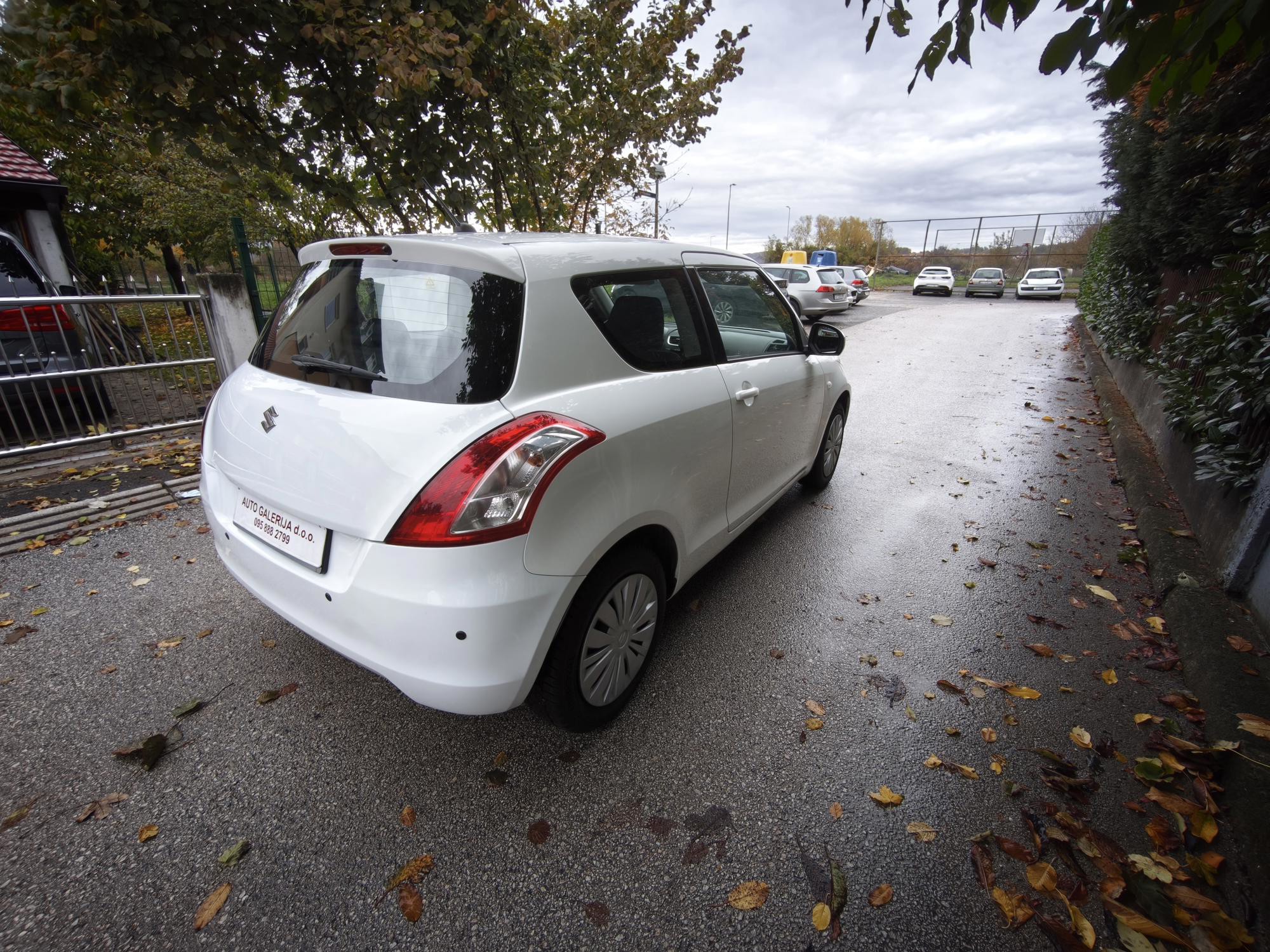 Suzuki Swift 1,2 -Klima-, fotografija 7