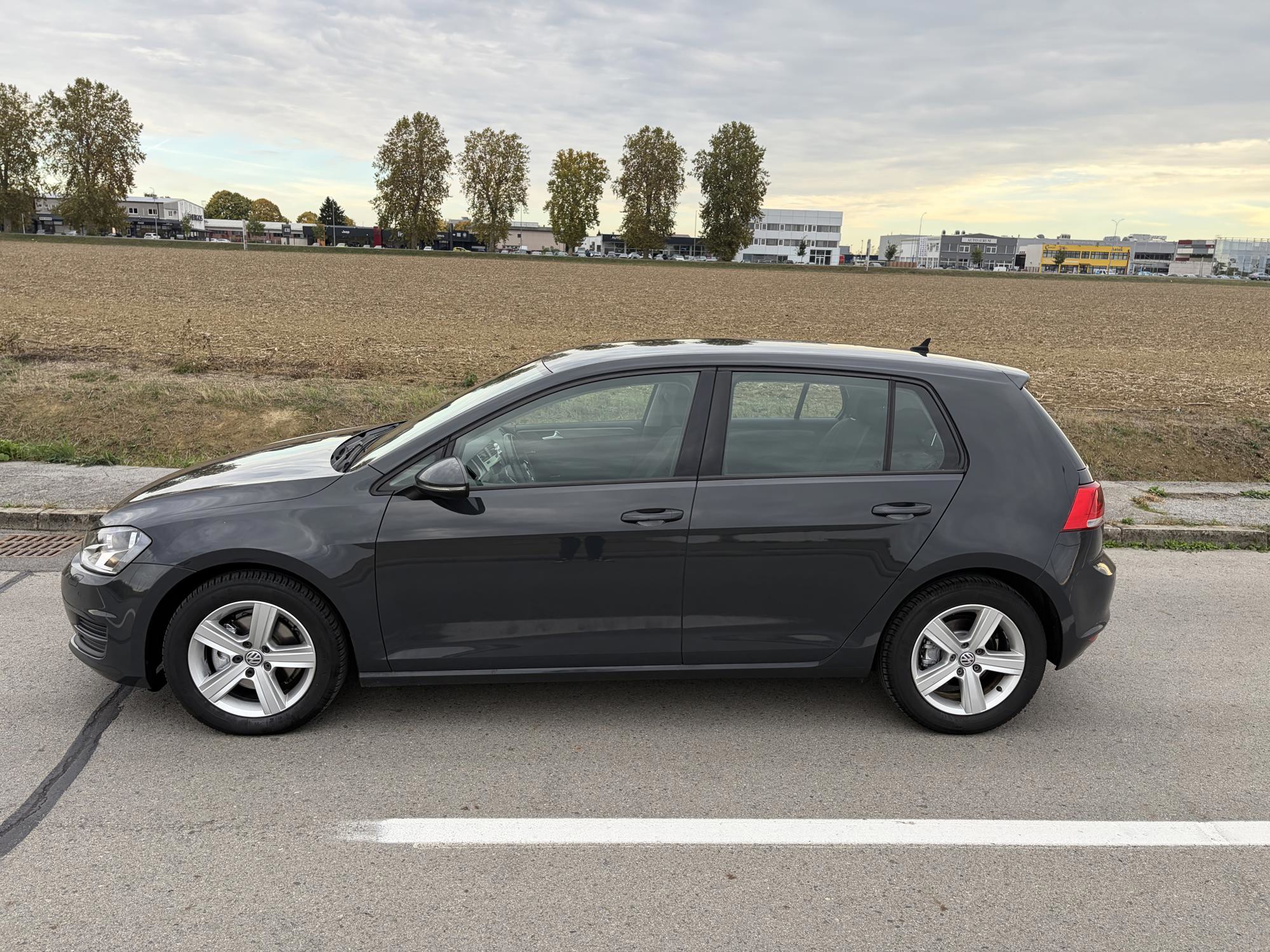 VW GOLF VII 2.0 TDI •NAVI•ALU FELGE 16”•SERVISNA KNJIGA•GRIJANJE SJEDALA•, fotografija 3